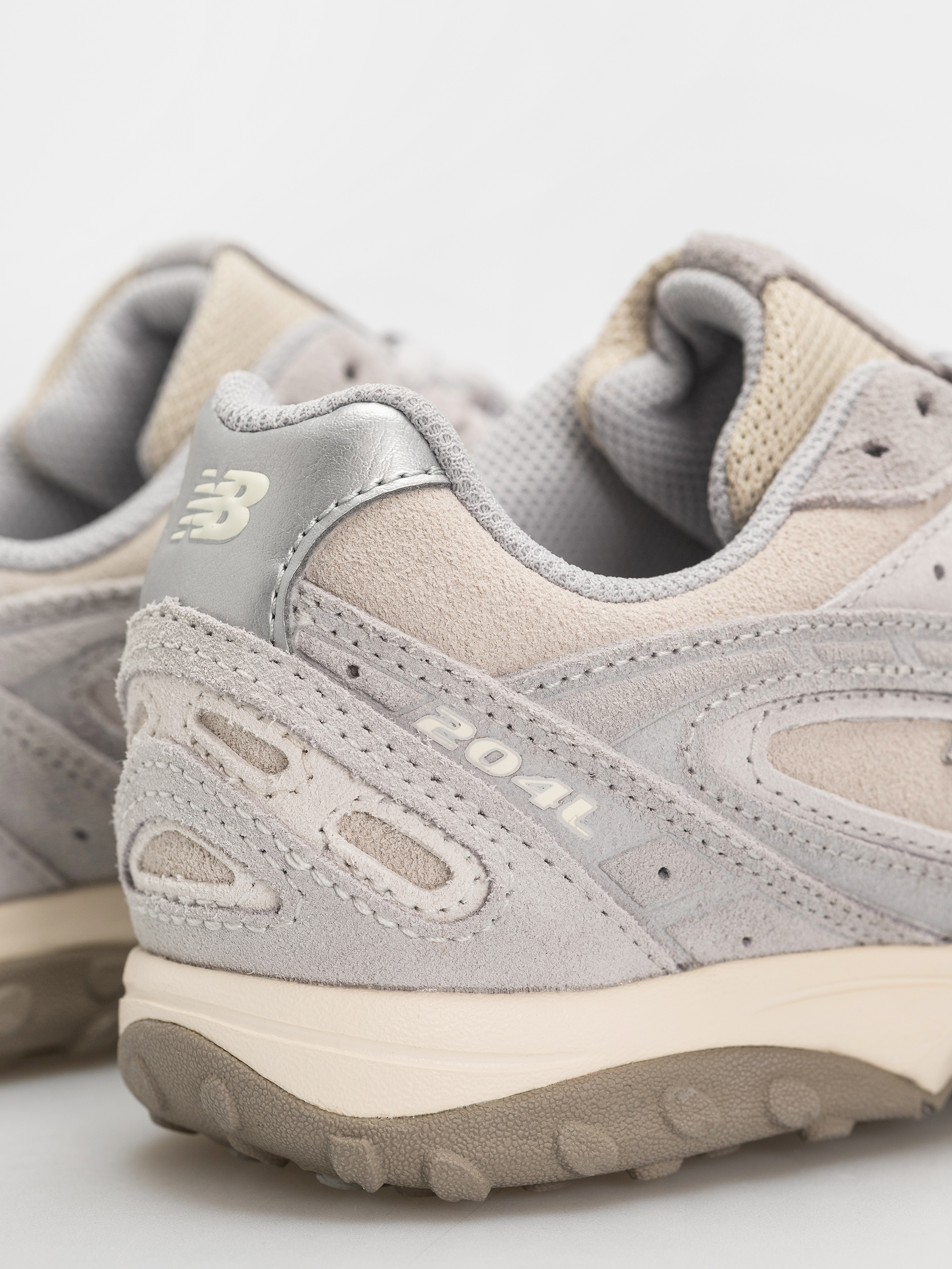 Buty New Balance 204L (grey matter shipyard)