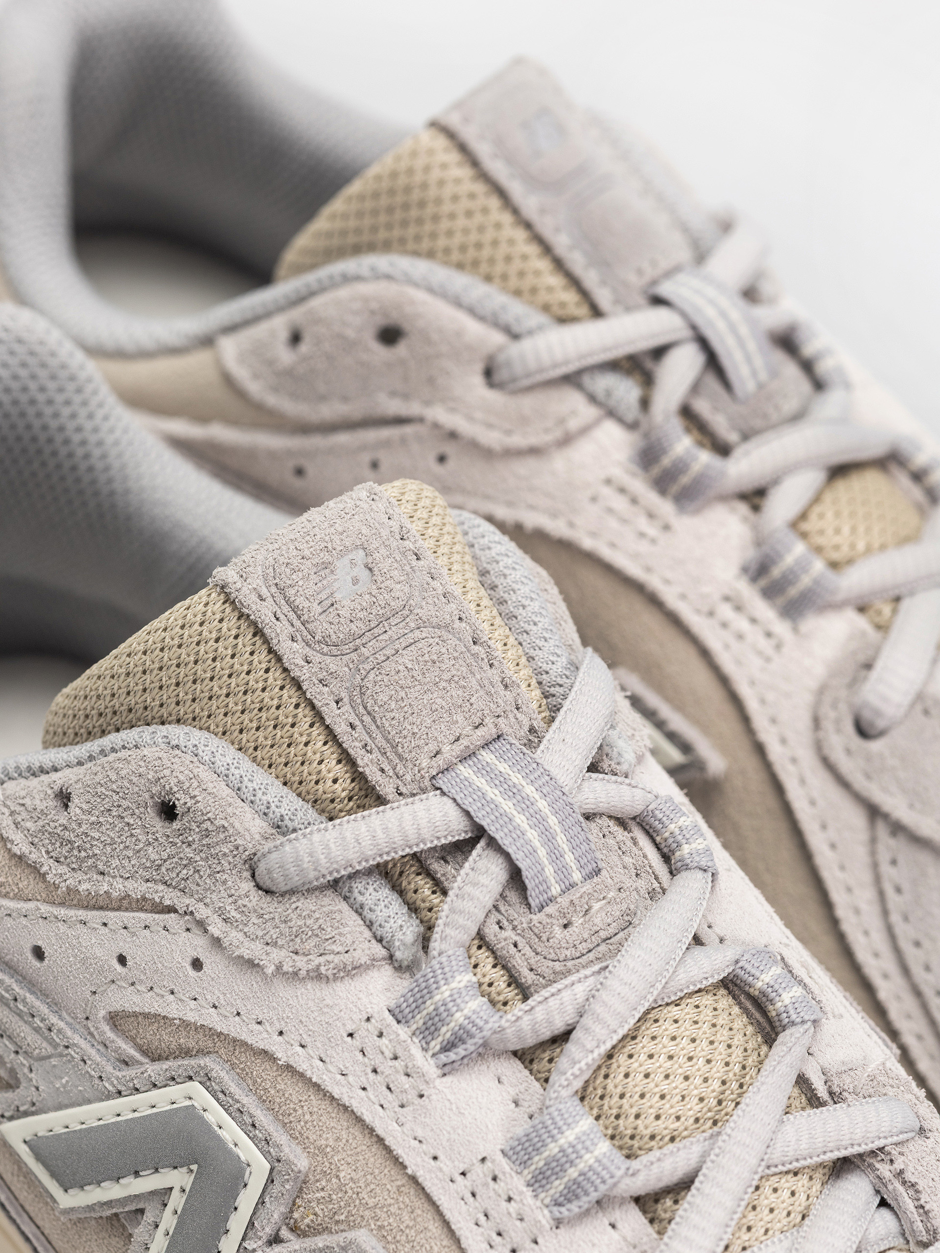 Buty New Balance 204L (grey matter shipyard)