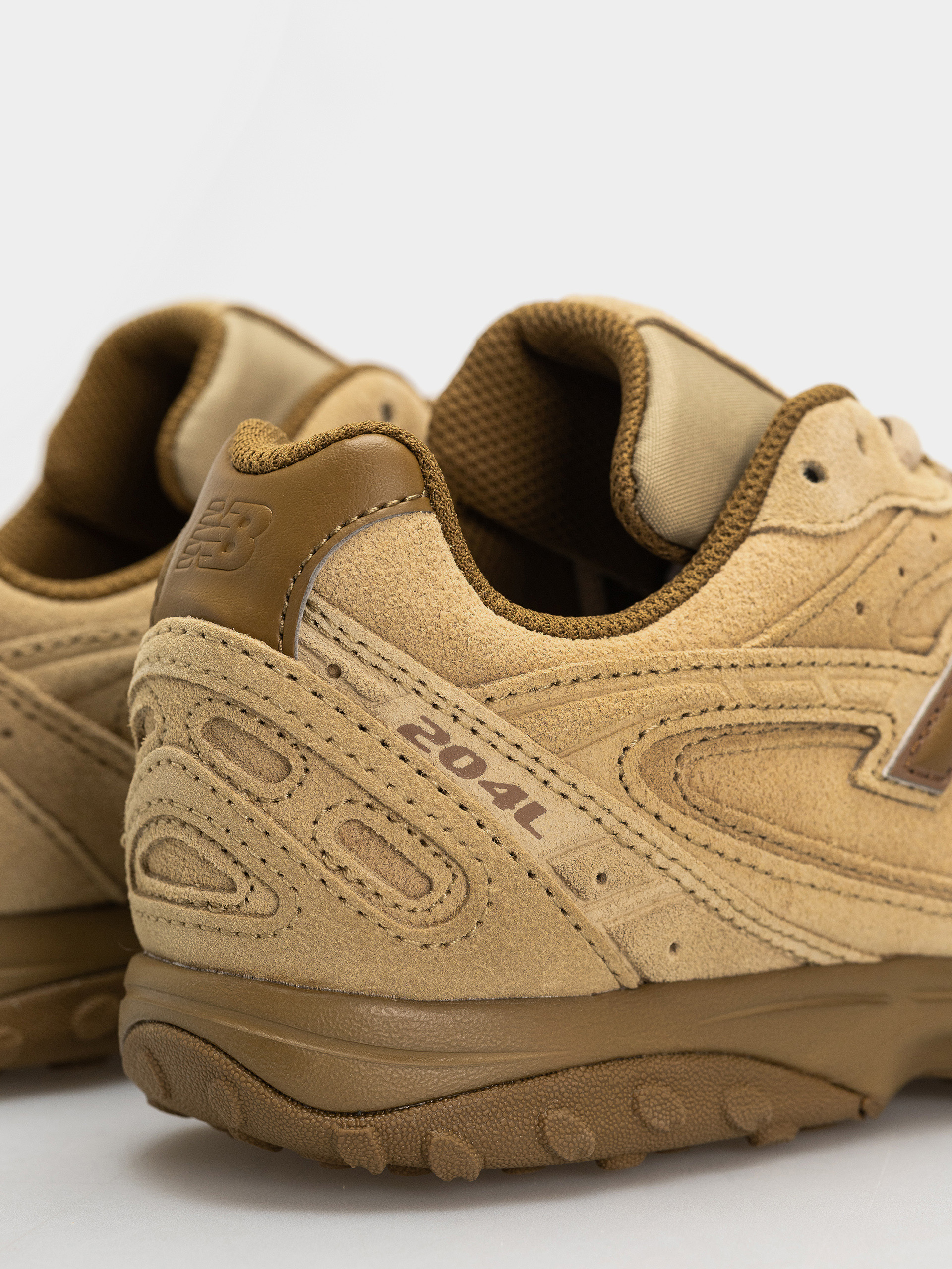 Buty New Balance 204L (quicksand bark)