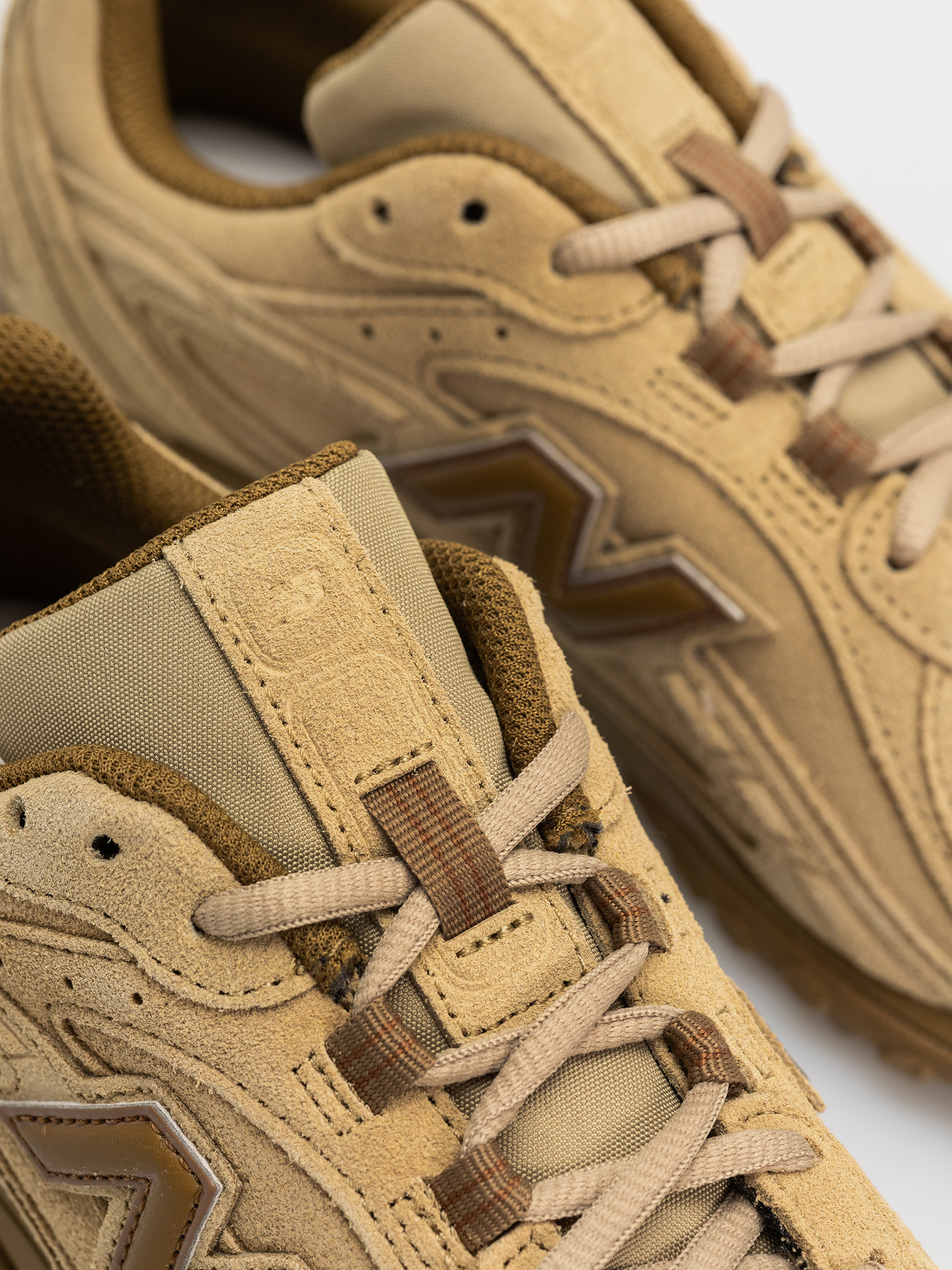 Buty New Balance 204L (quicksand bark)