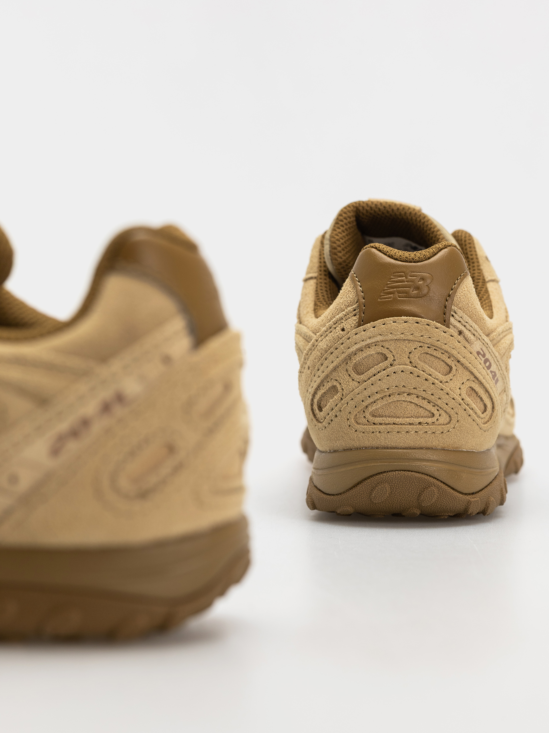 Buty New Balance 204L (quicksand bark)