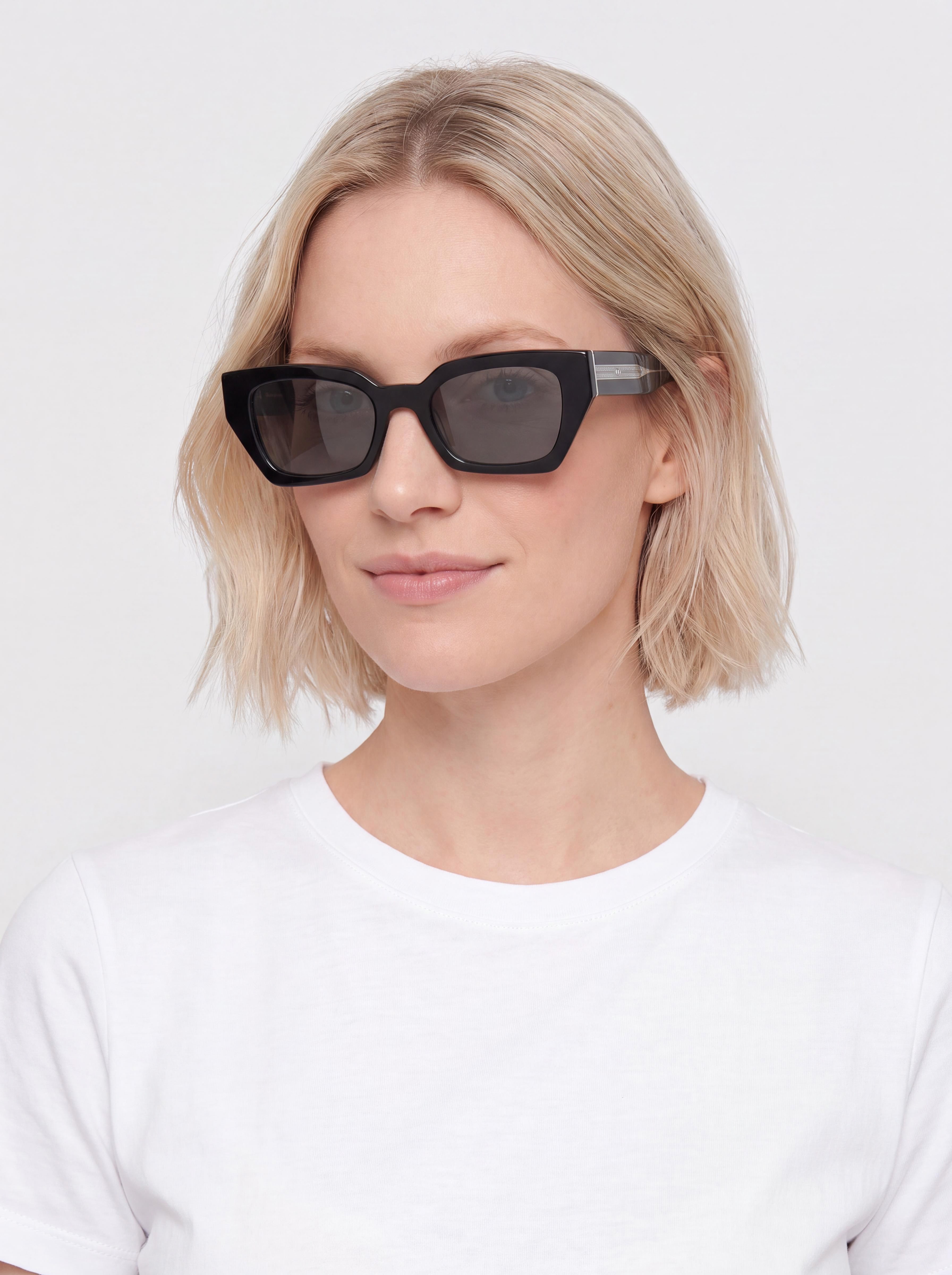 Okulary przeciwsłoneczne MessyWeekend Luna (black/transparent/grey)