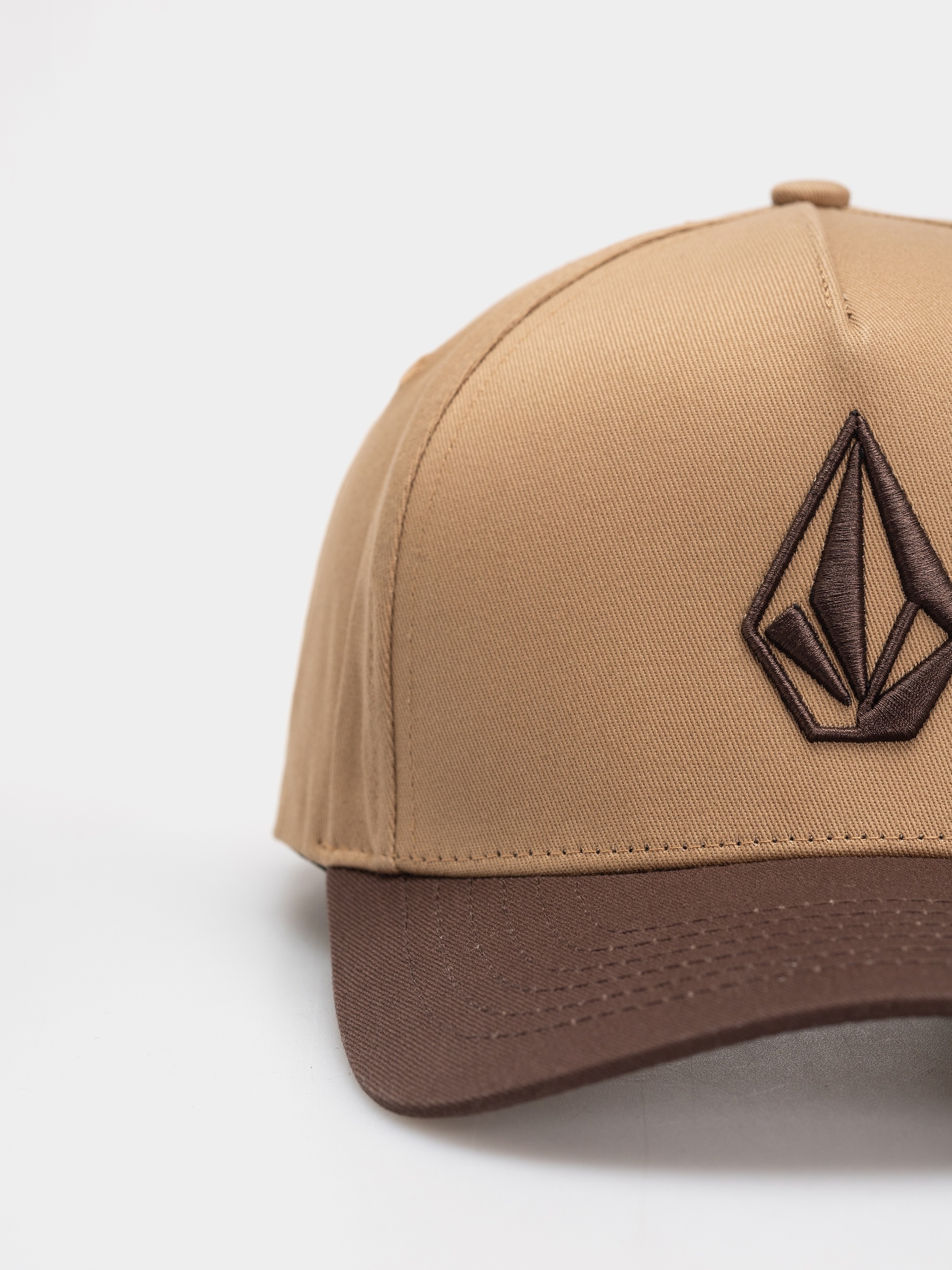 Czapka z daszkiem Volcom Embossed Stone (cacao)