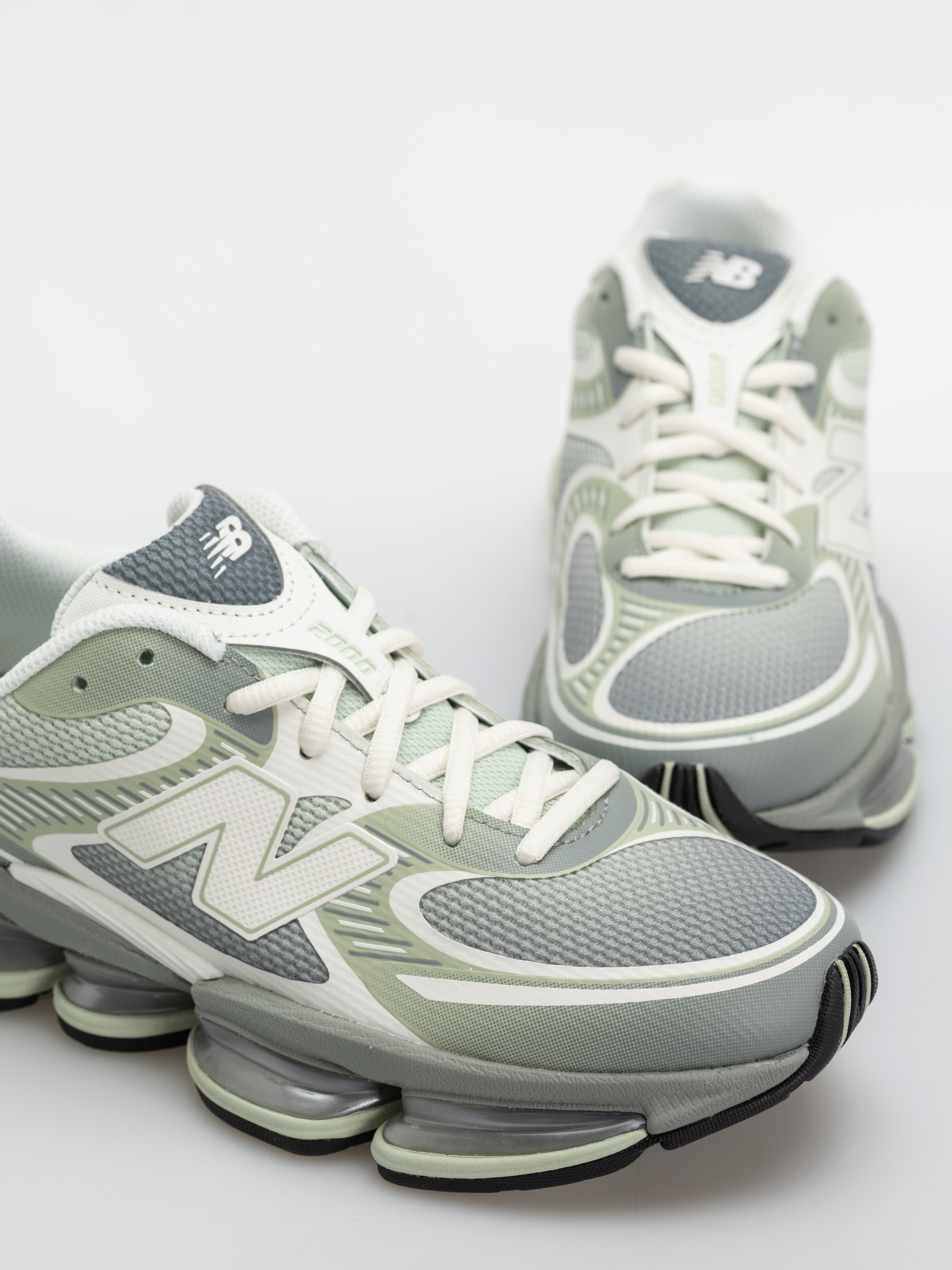 Buty New Balance 2000 (silver moss/bayberry/sea salt)