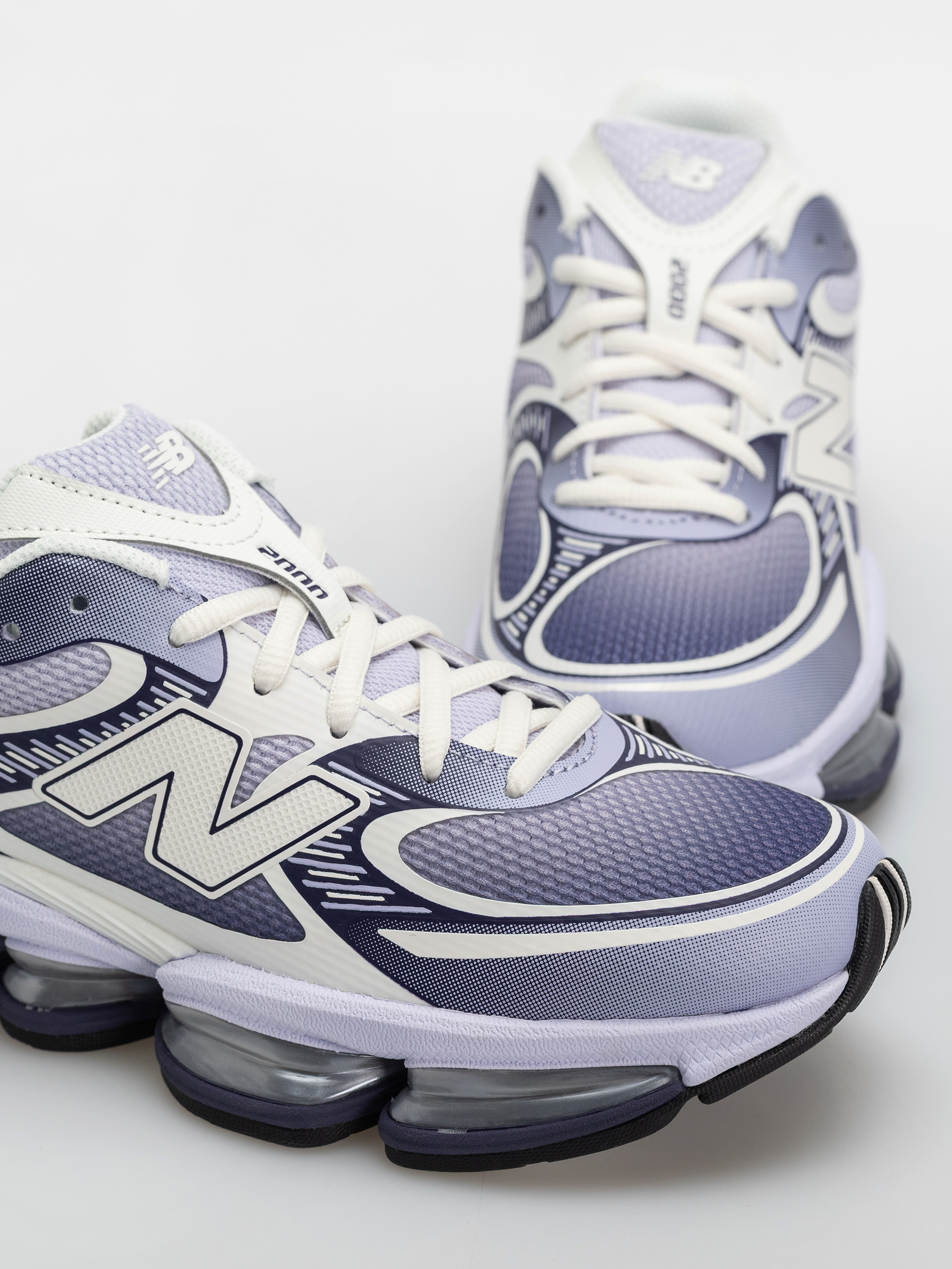 Buty New Balance 2000 (boysenberry/smoked violet/sea salt)