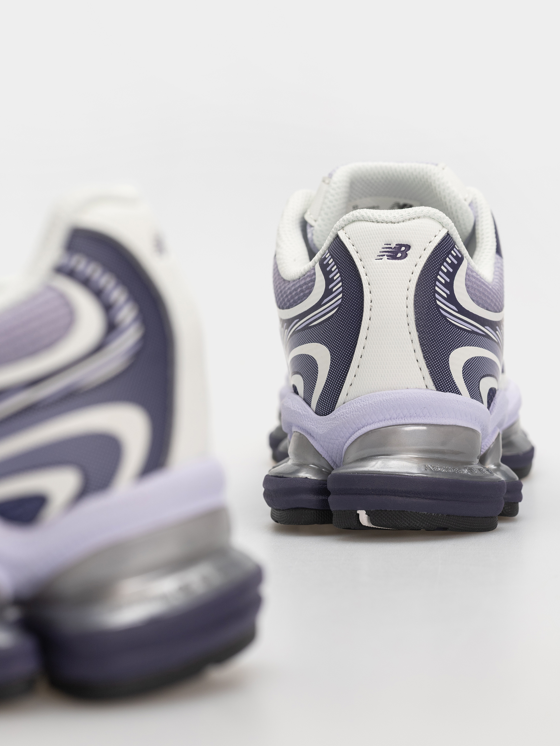 Buty New Balance 2000 (boysenberry/smoked violet/sea salt)