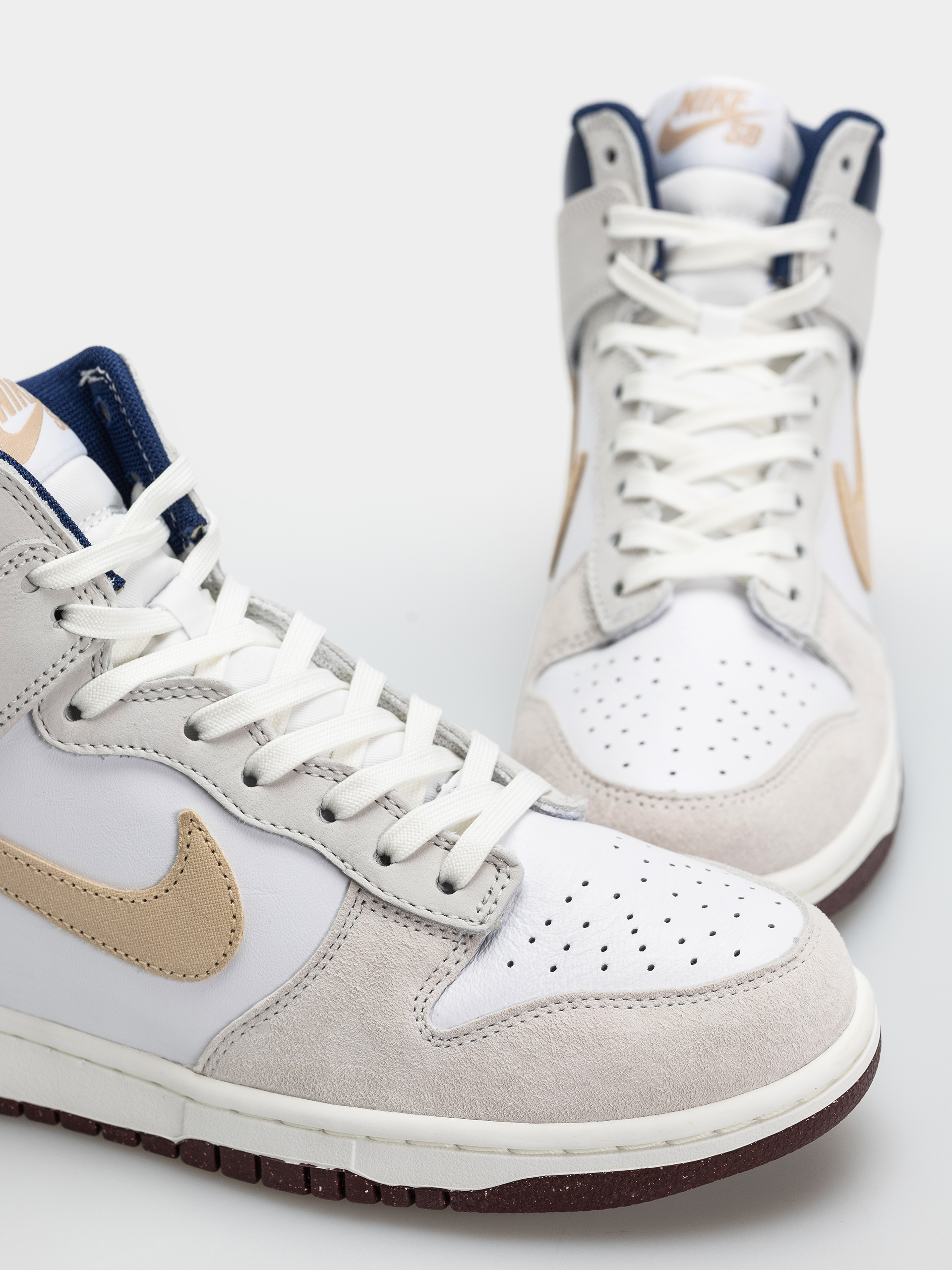 Buty Nike SB Dunk High Pro QS Beyond (white/ivorysand duneblue void)