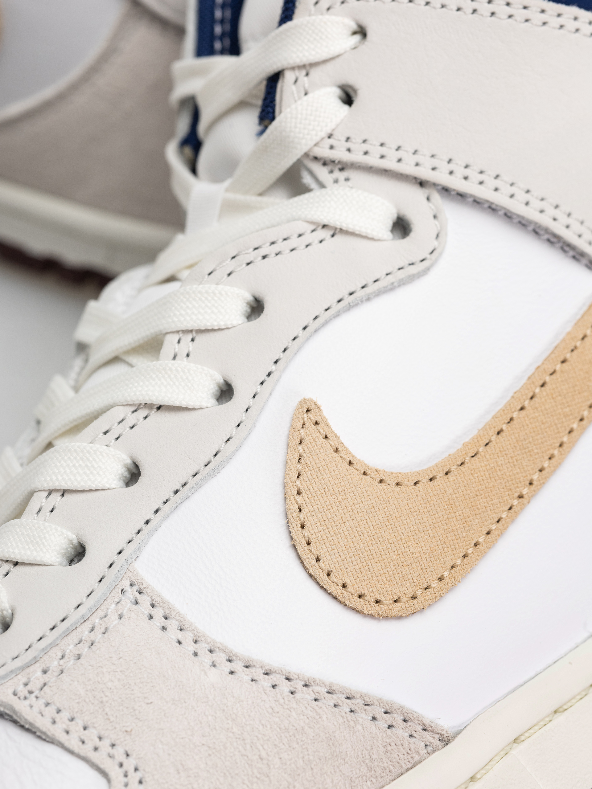 Buty Nike SB Dunk High Pro QS Beyond (white/ivorysand duneblue void)
