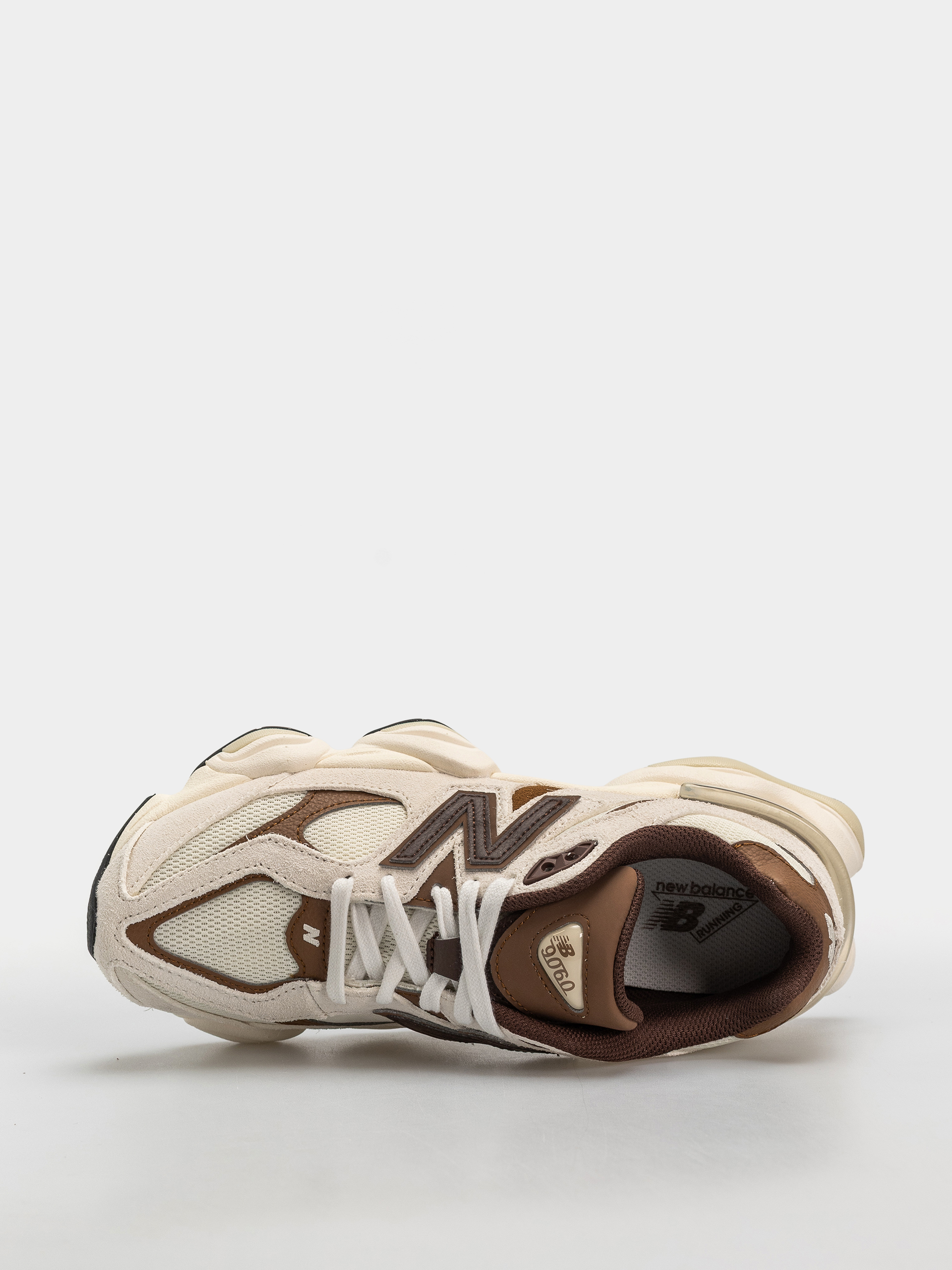 Buty New Balance 9060 (breakfast tea/angora)
