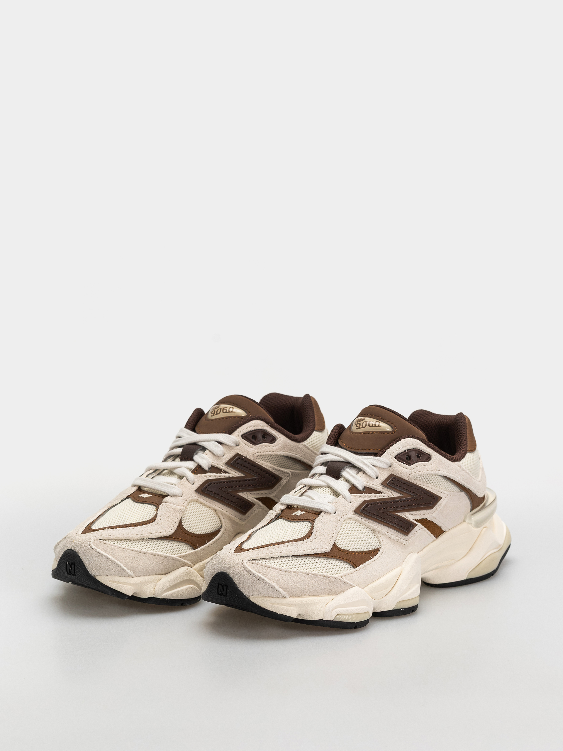 Buty New Balance 9060 (breakfast tea/angora)