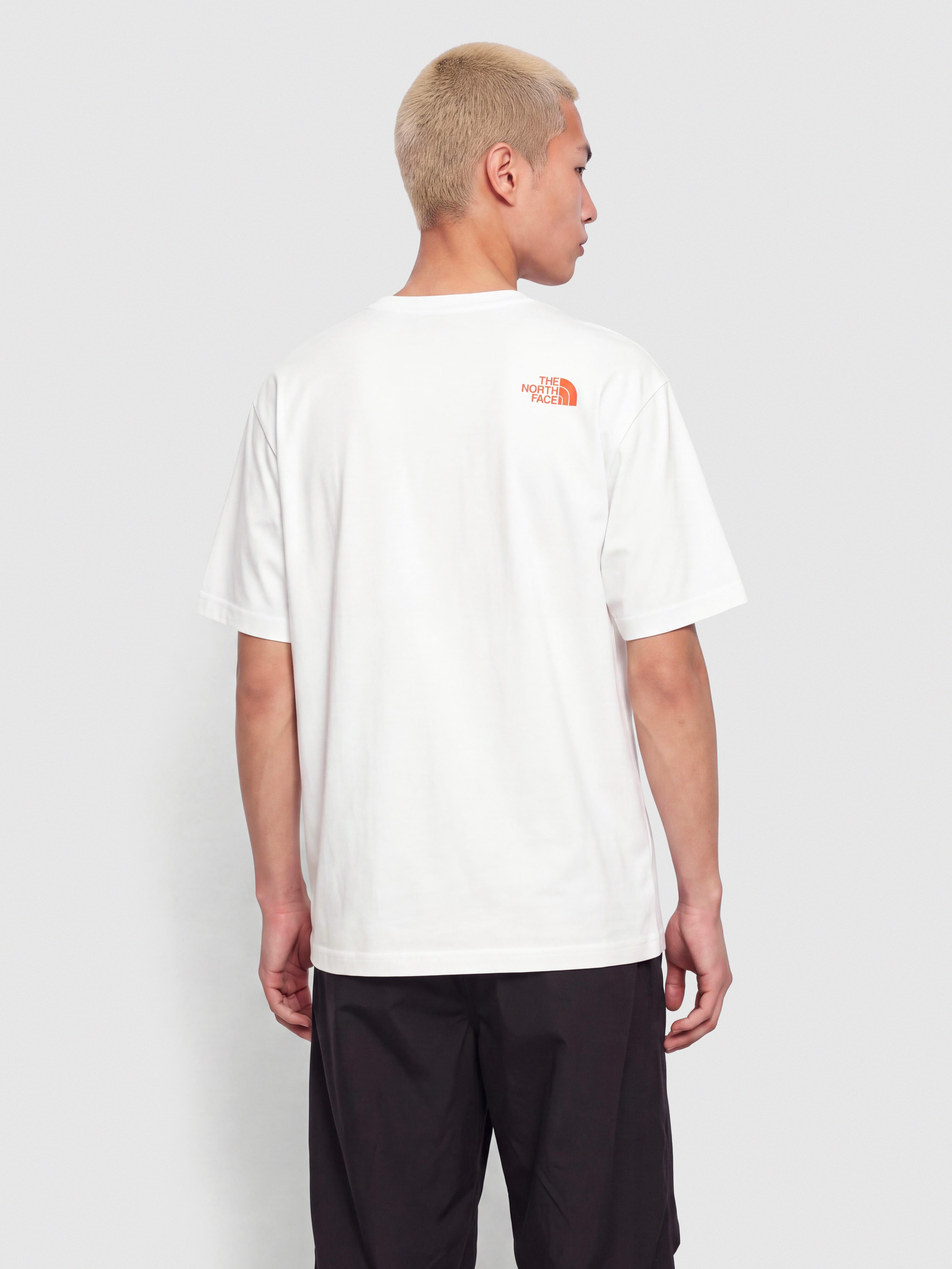 T-shirt The North Face Mountain Play Relaxed (tnf white)
