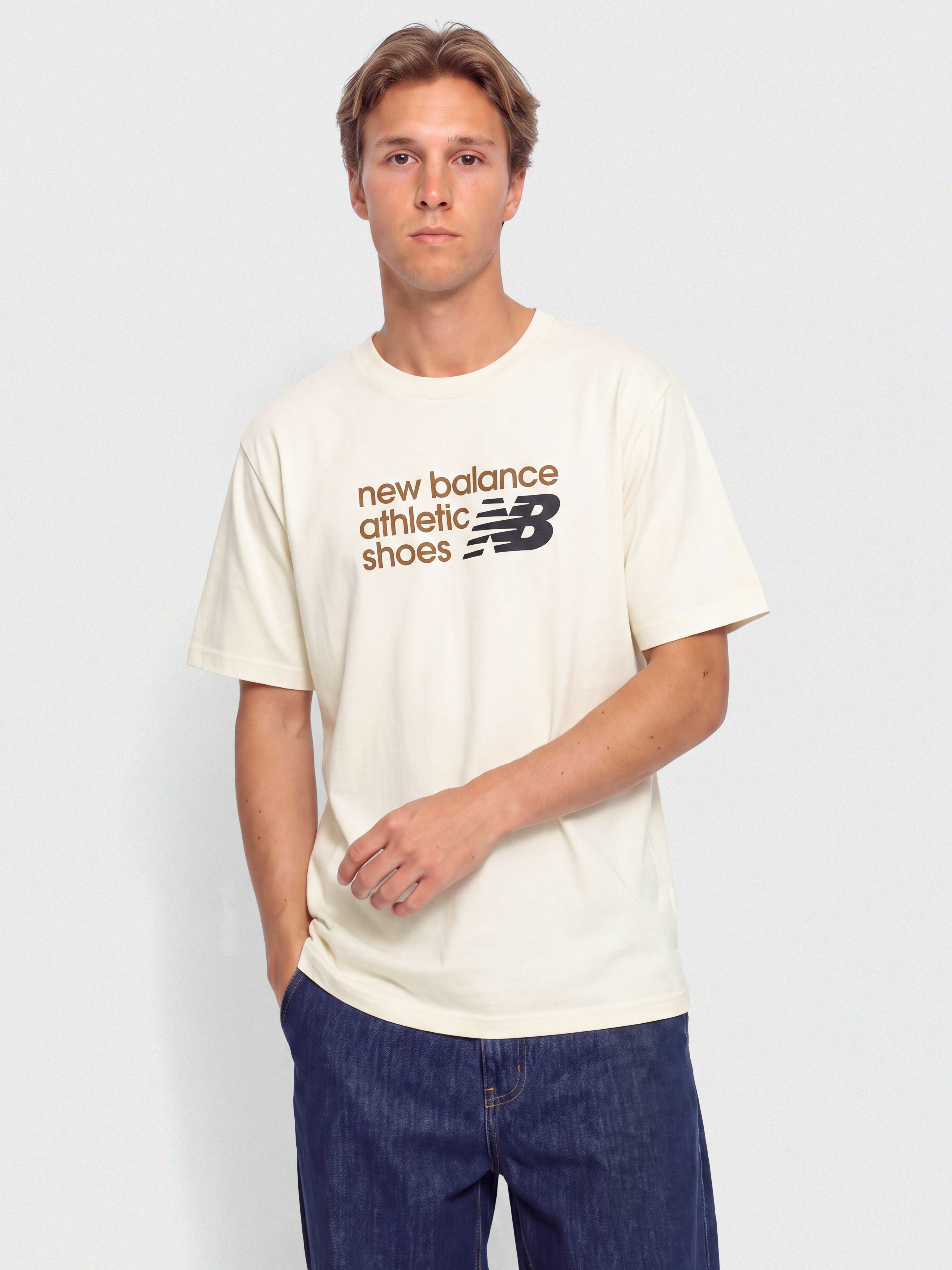 T-shirt New Balance Athletics Premium Relaxed Chest Logo (angora)