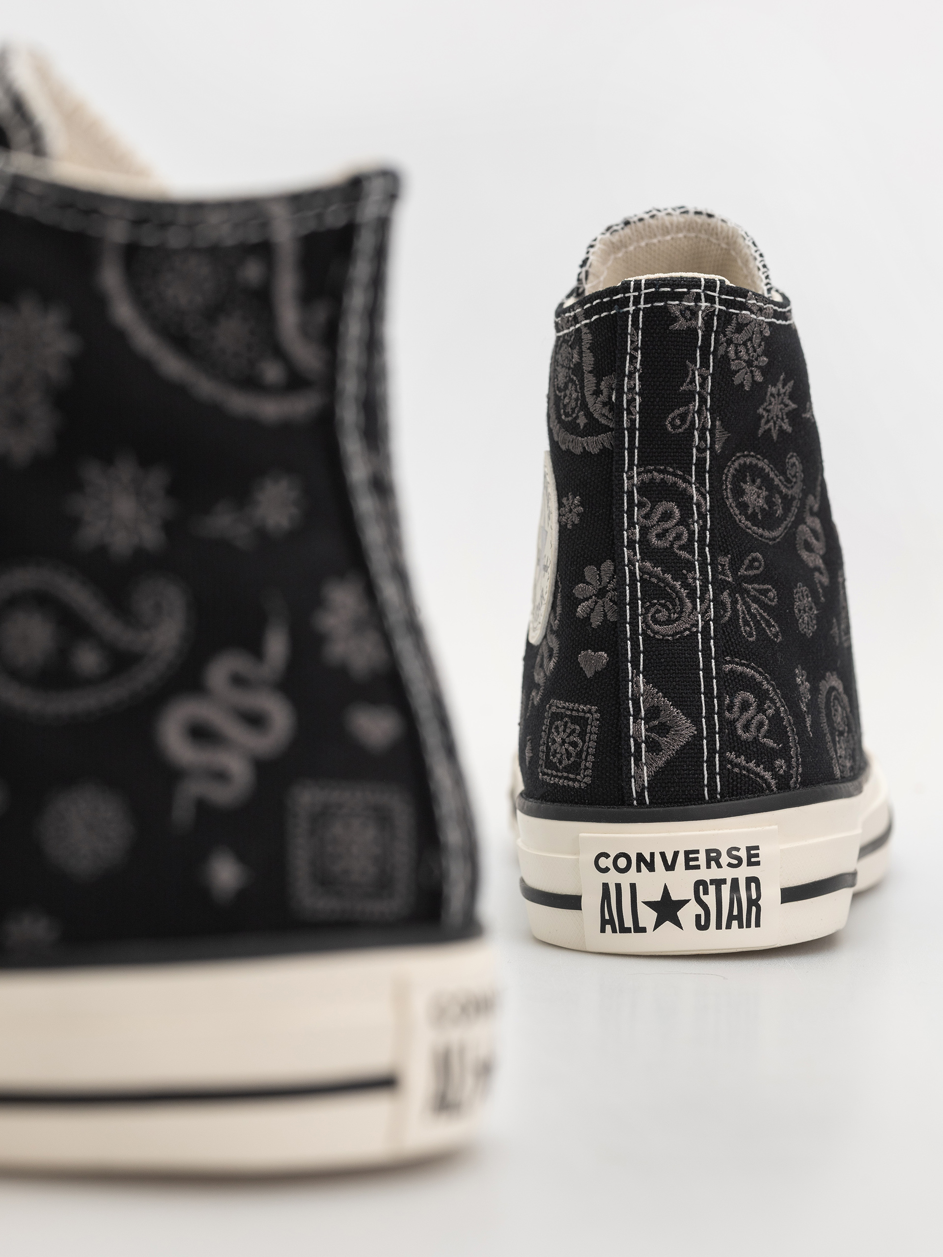 Trampki Converse Chuck Taylor All Star Hi Wmn (black/dark matter/natural ivory)