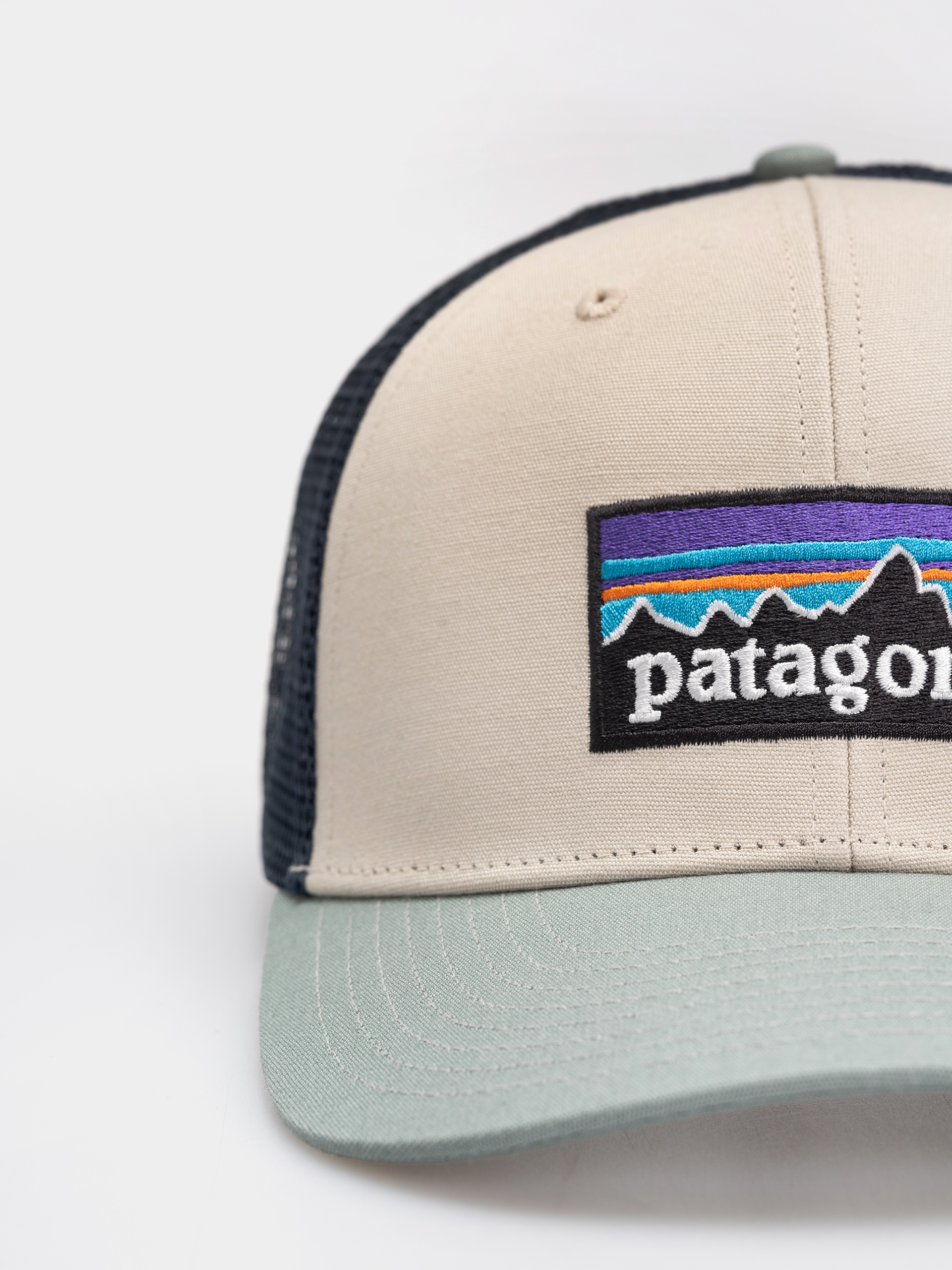 Czapka z daszkiem Patagonia P 6 Logo Trucker (pumice)