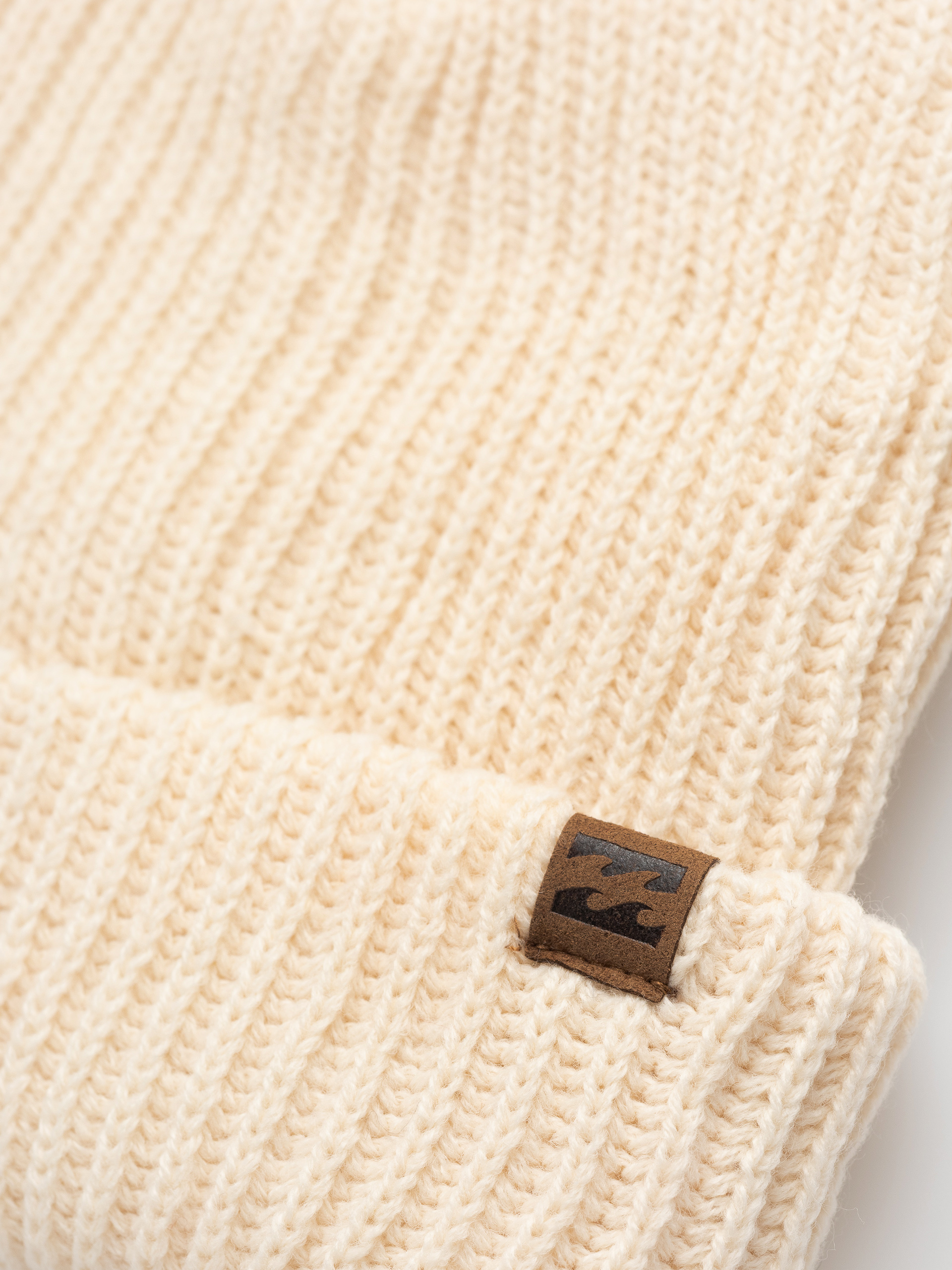 Czapka zimowa Billabong Alta Rib Wmn (white cap)