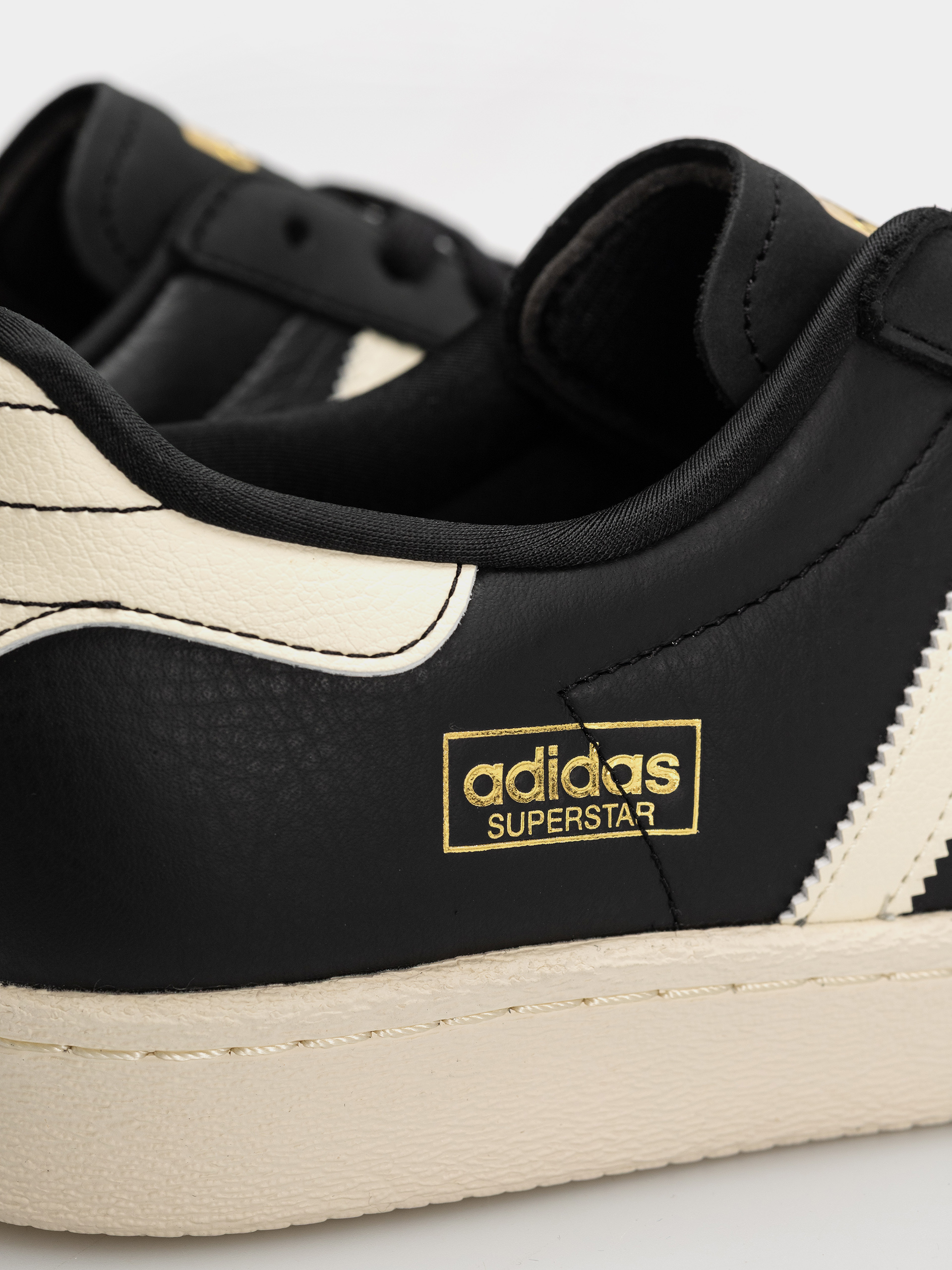 Buty adidas Superstar 80 Adv (cblack/crewht/goldmt)