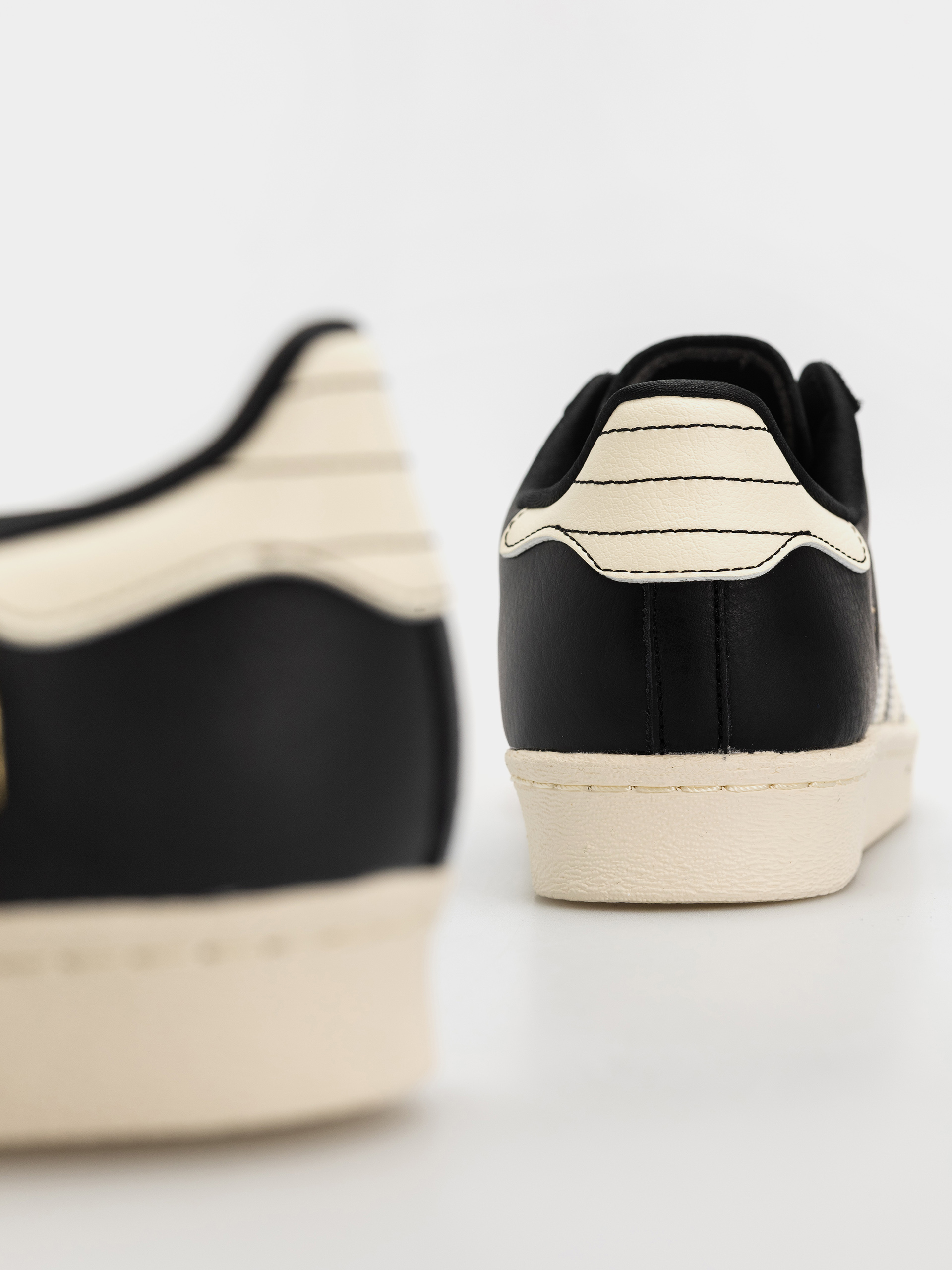 Buty adidas Superstar 80 Adv (cblack/crewht/goldmt)