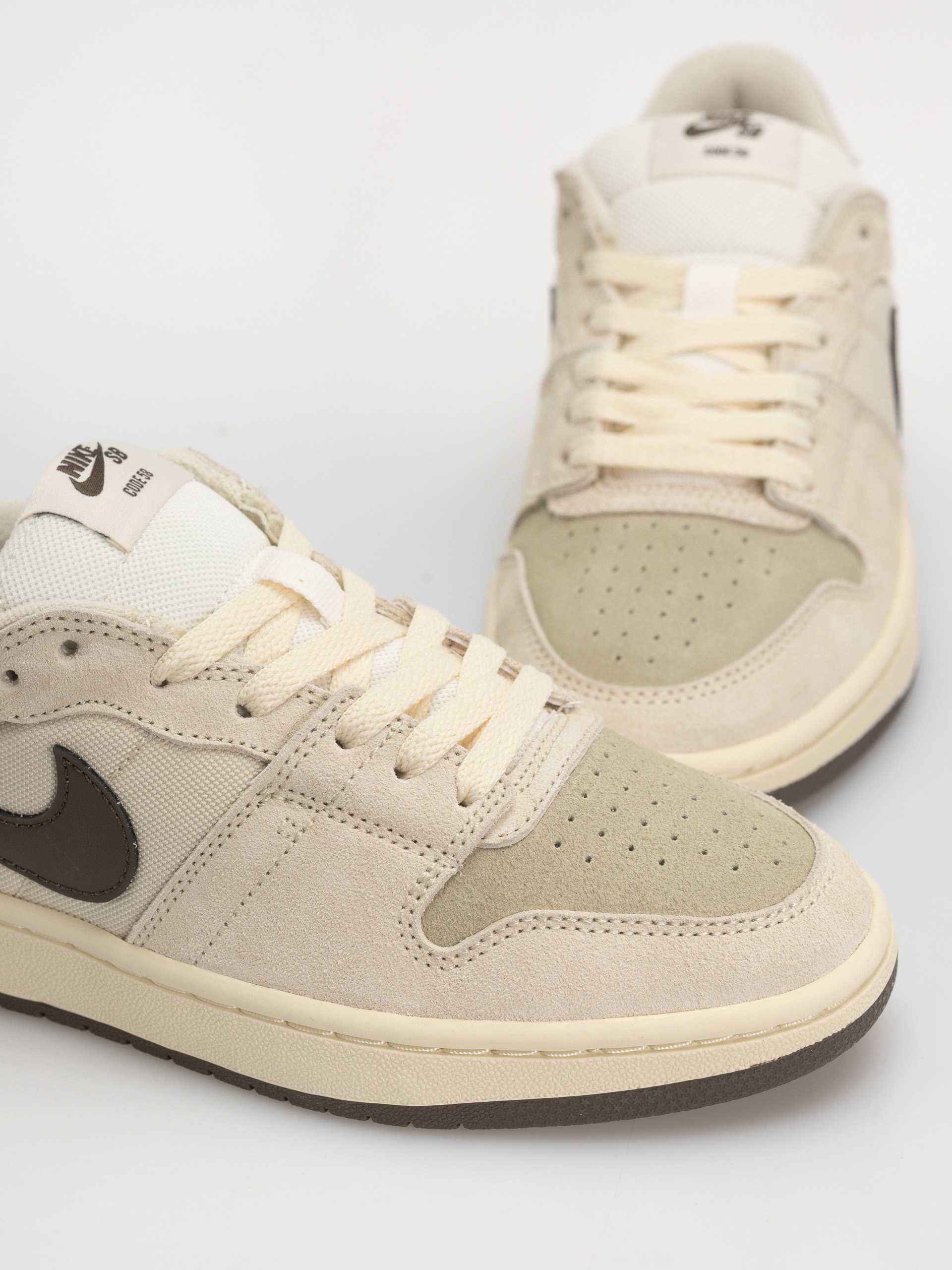 Buty Nike SB Code 58 (pale ivory/dark hazel lt khaki muslin)
