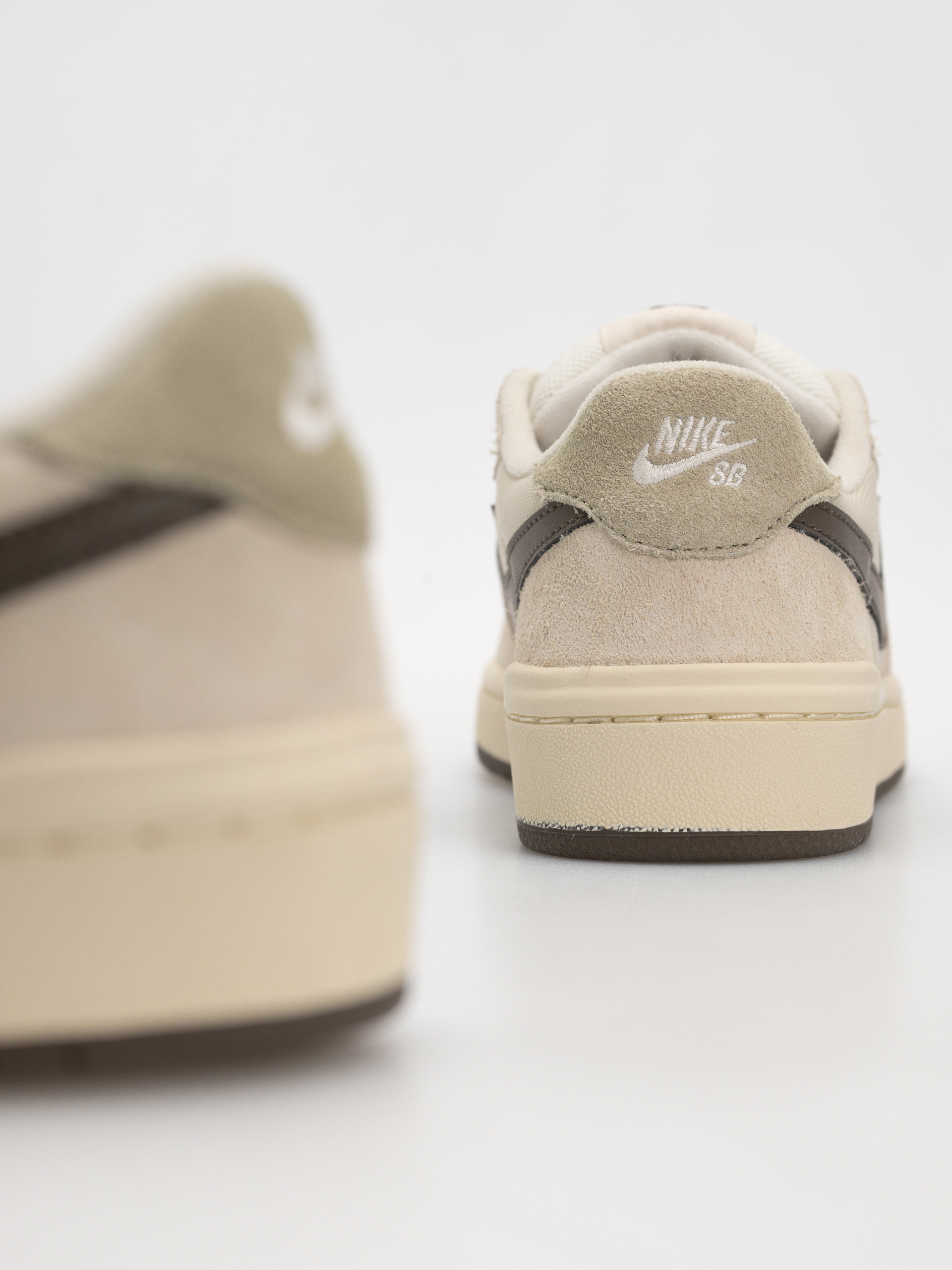 Buty Nike SB Code 58 (pale ivory/dark hazel lt khaki muslin)