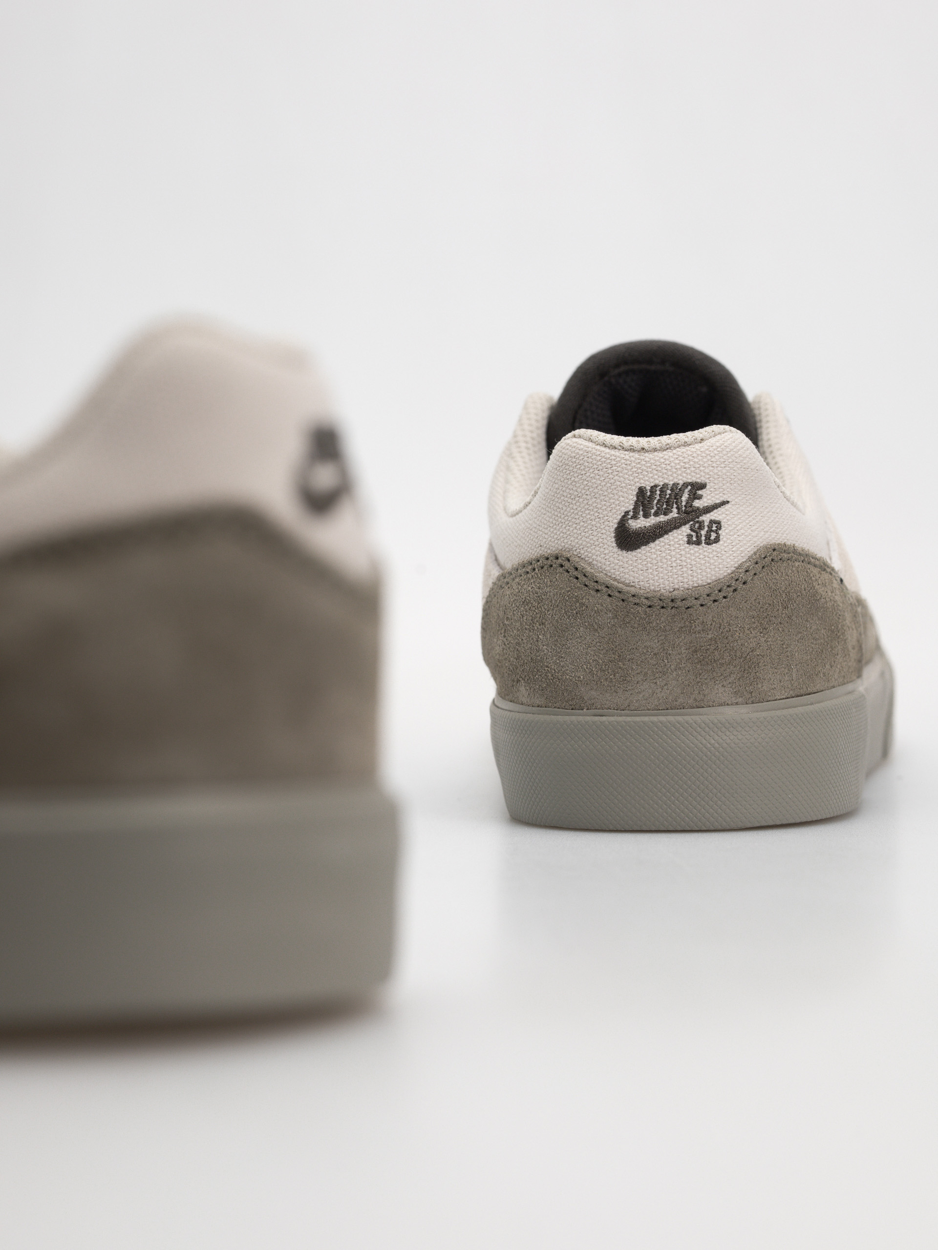 Buty Nike SB Malor (light bone/light bone light army)
