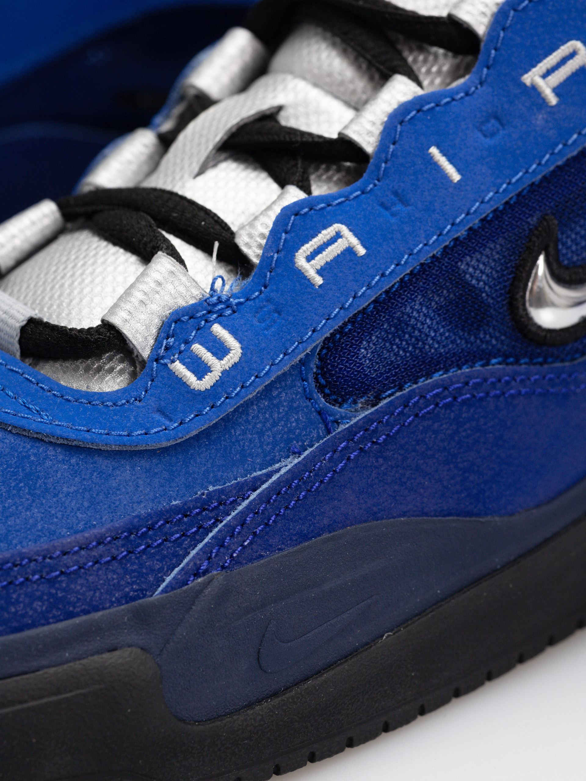 Buty Nike SB Air Max Ishod (blue void/metallic silver radiant blue)
