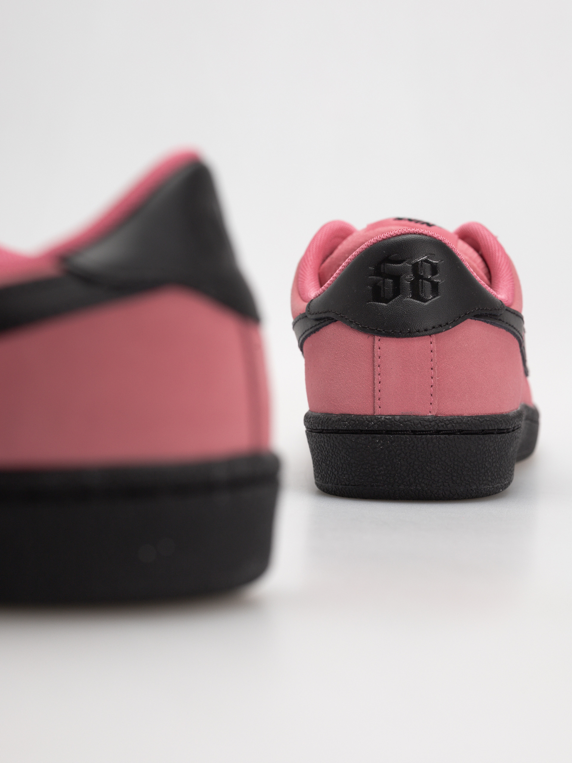 Buty Nike SB Zoom Tennis Classic (hyper pink/black)