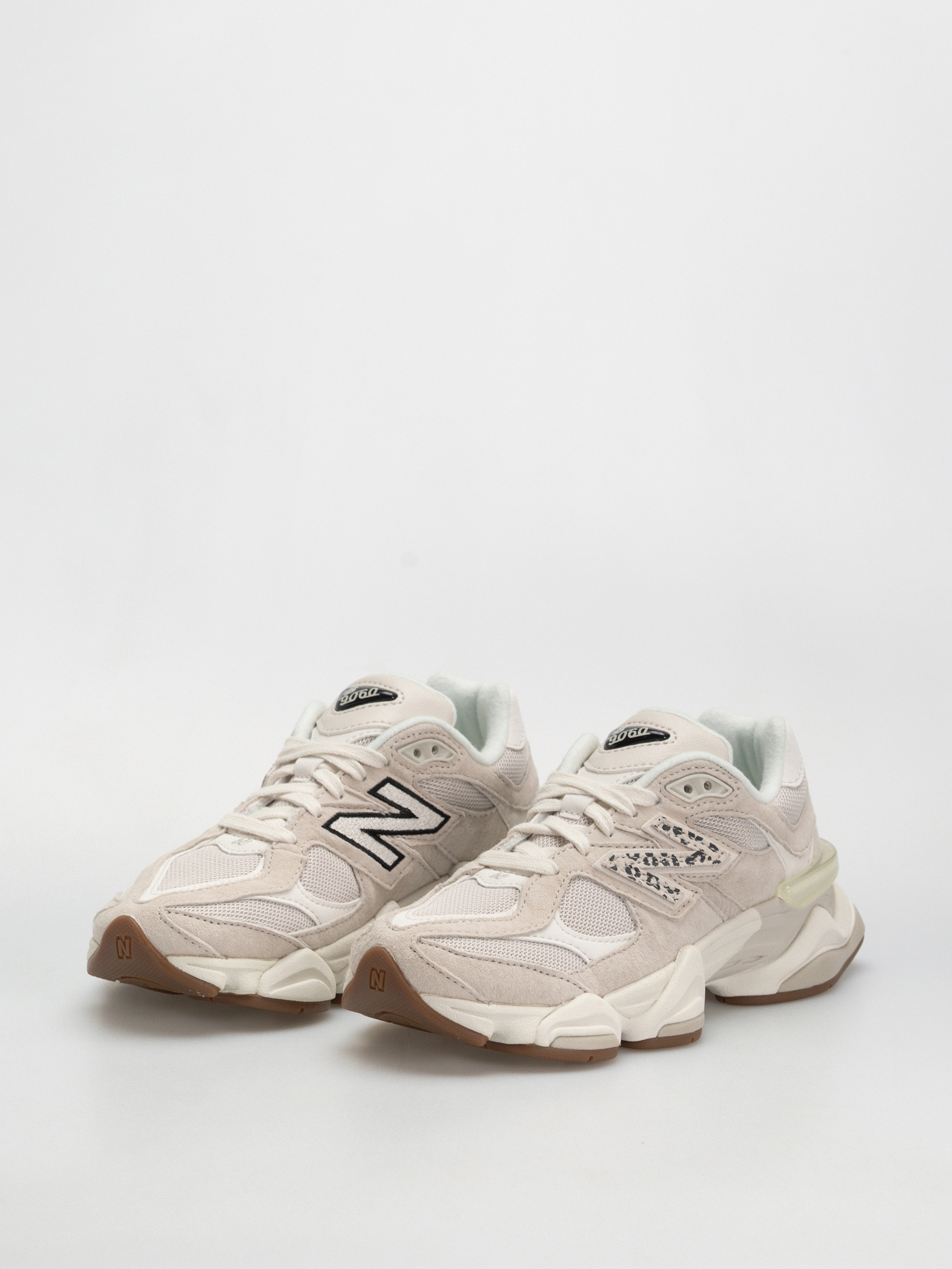 Buty New Balance 9060 (moonbeam/sea salt/black)