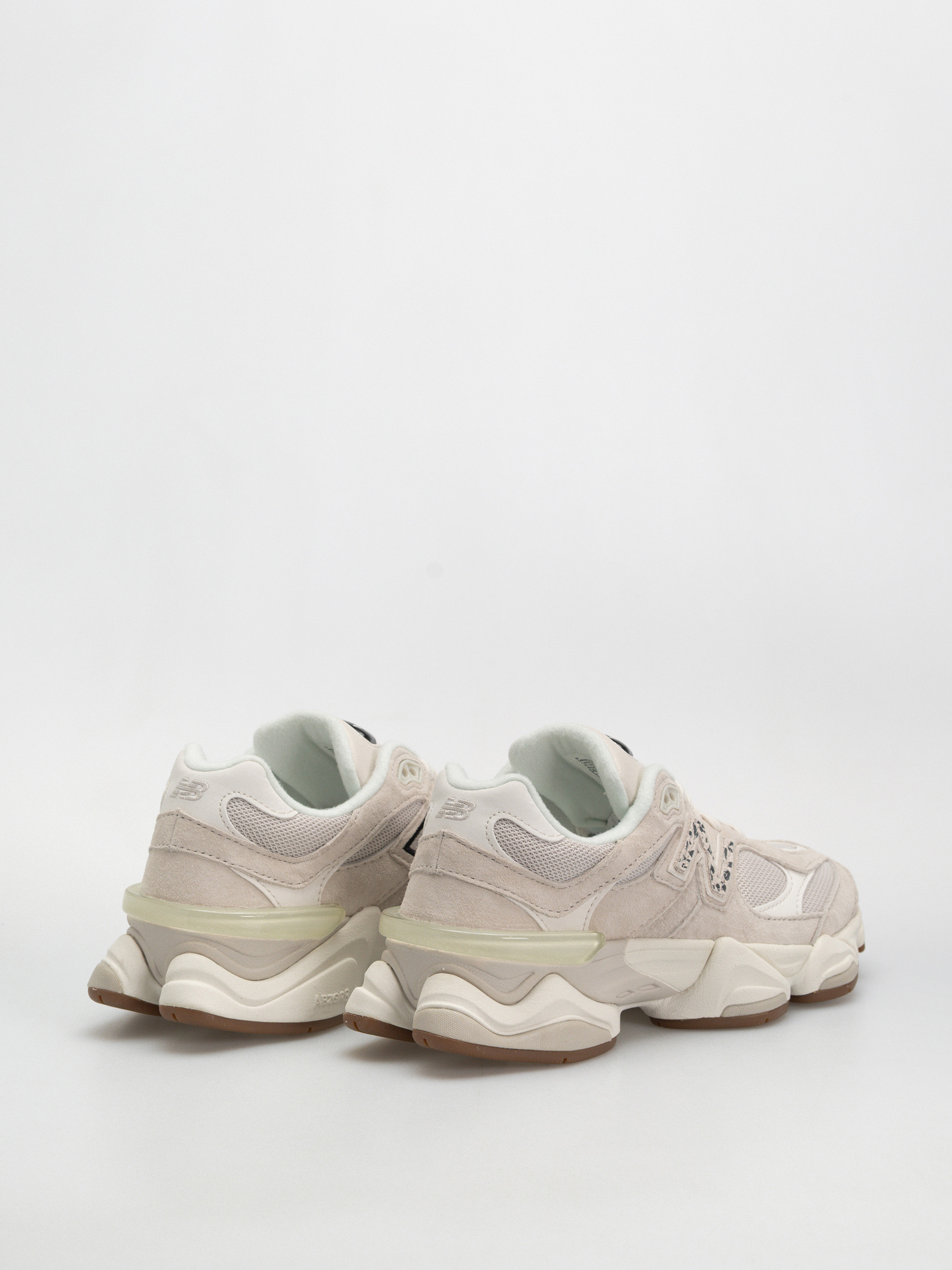 Buty New Balance 9060 (moonbeam/sea salt/black)