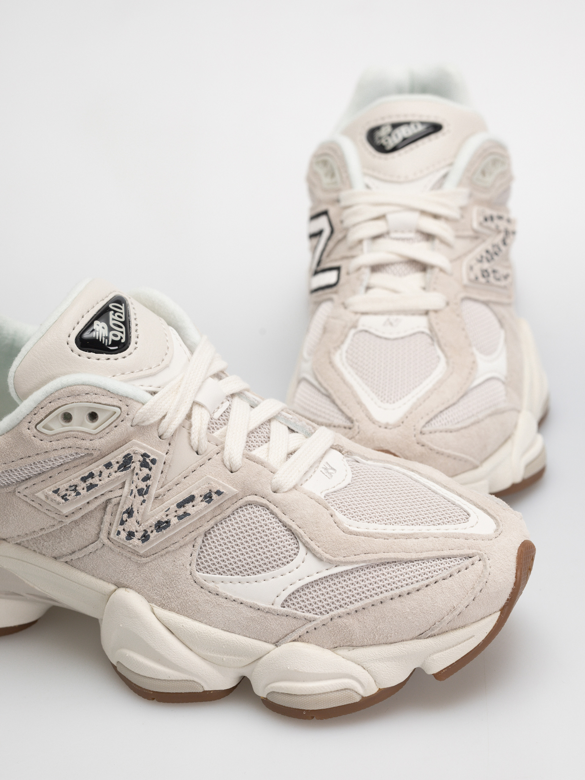 Buty New Balance 9060 (moonbeam/sea salt/black)