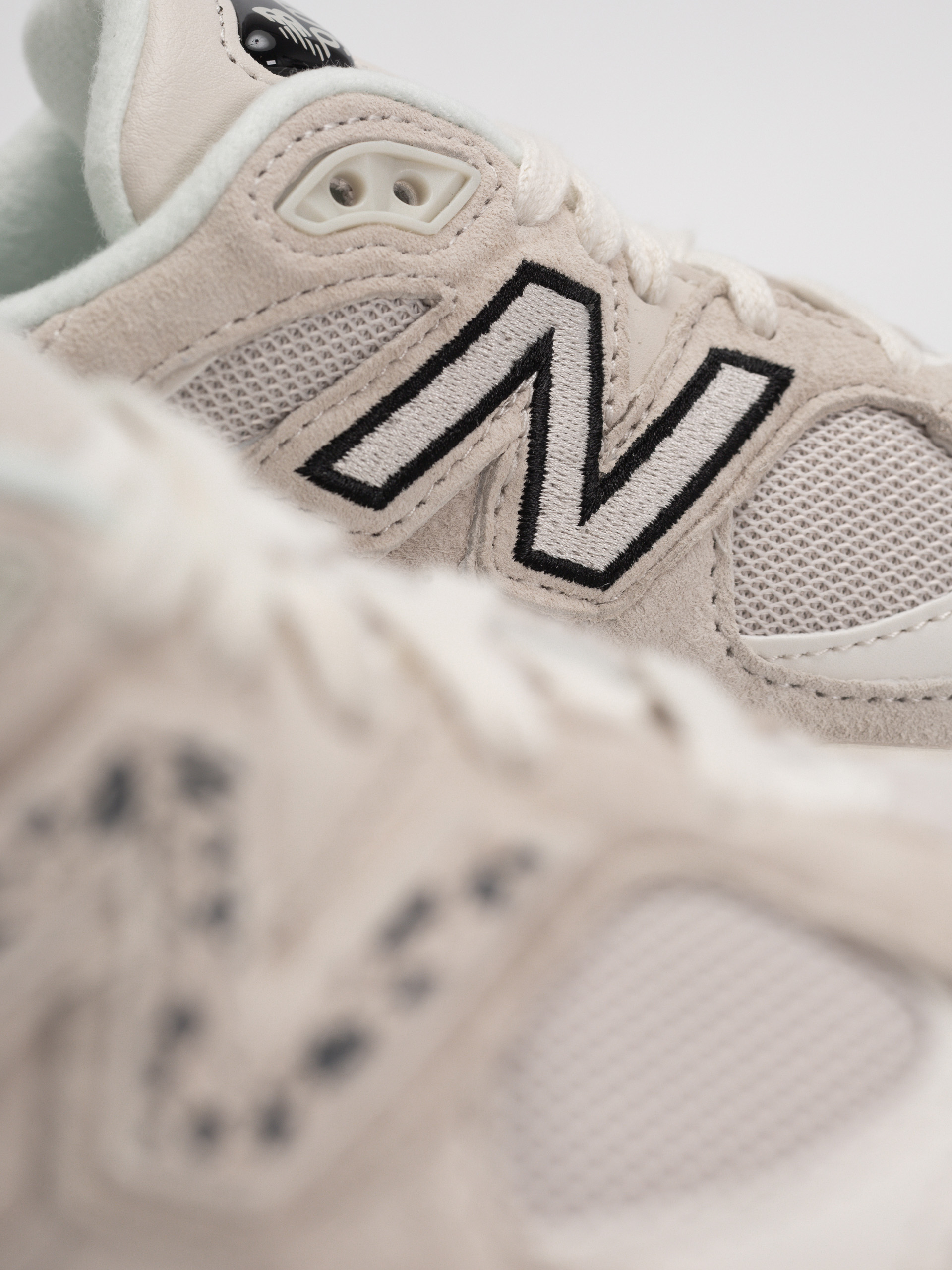 Buty New Balance 9060 (moonbeam/sea salt/black)