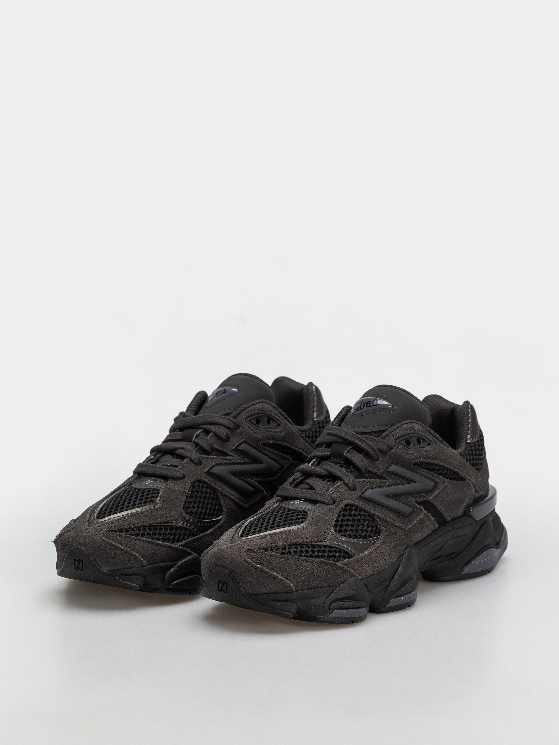 Buty New Balance 9060 JR (black/neptune grey)
