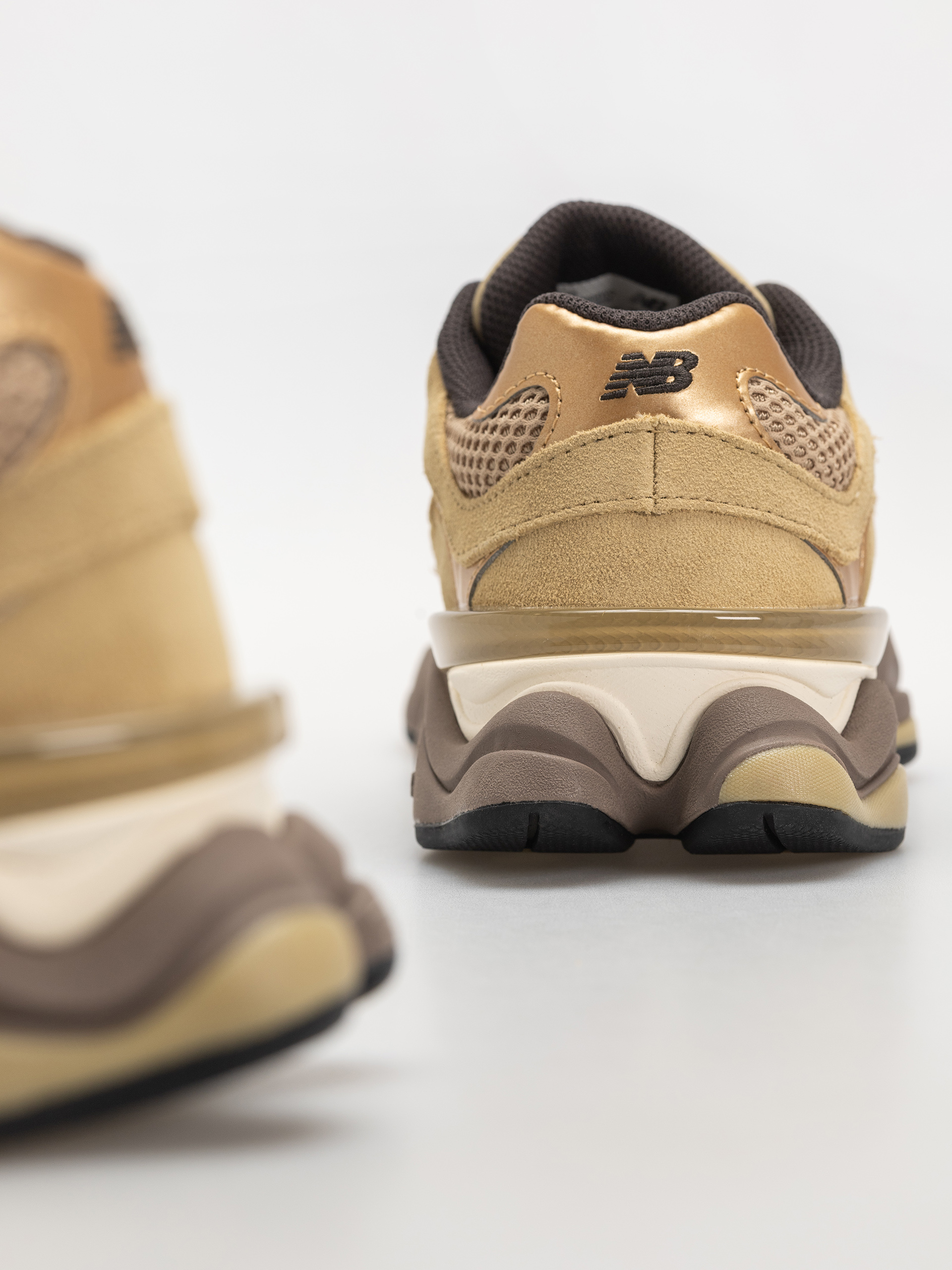 Buty New Balance 9060 (quicksand/incense)