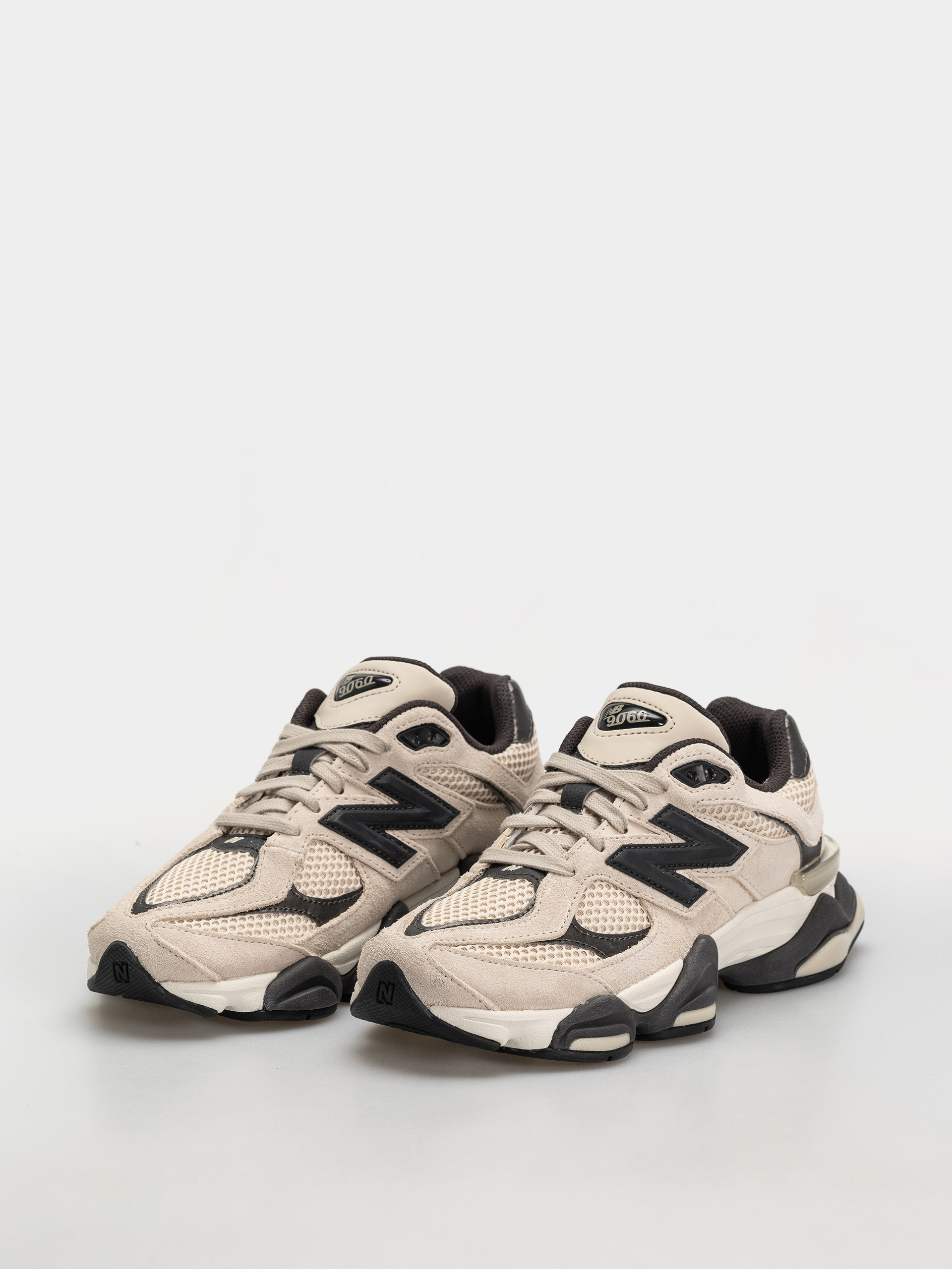 Buty New Balance 9060 (timberwolf/black cement)