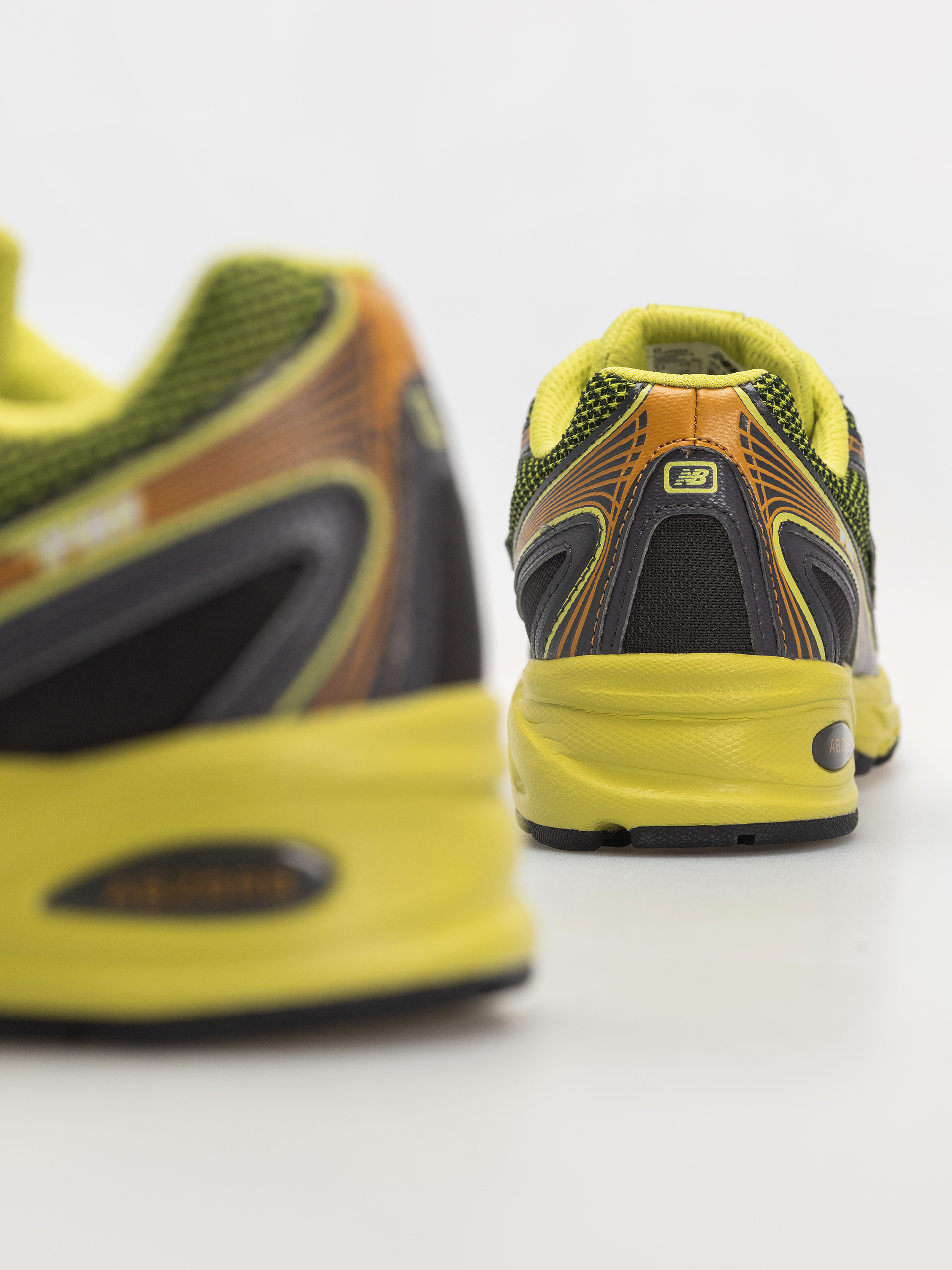 Buty New Balance 740 (field green/black cement)