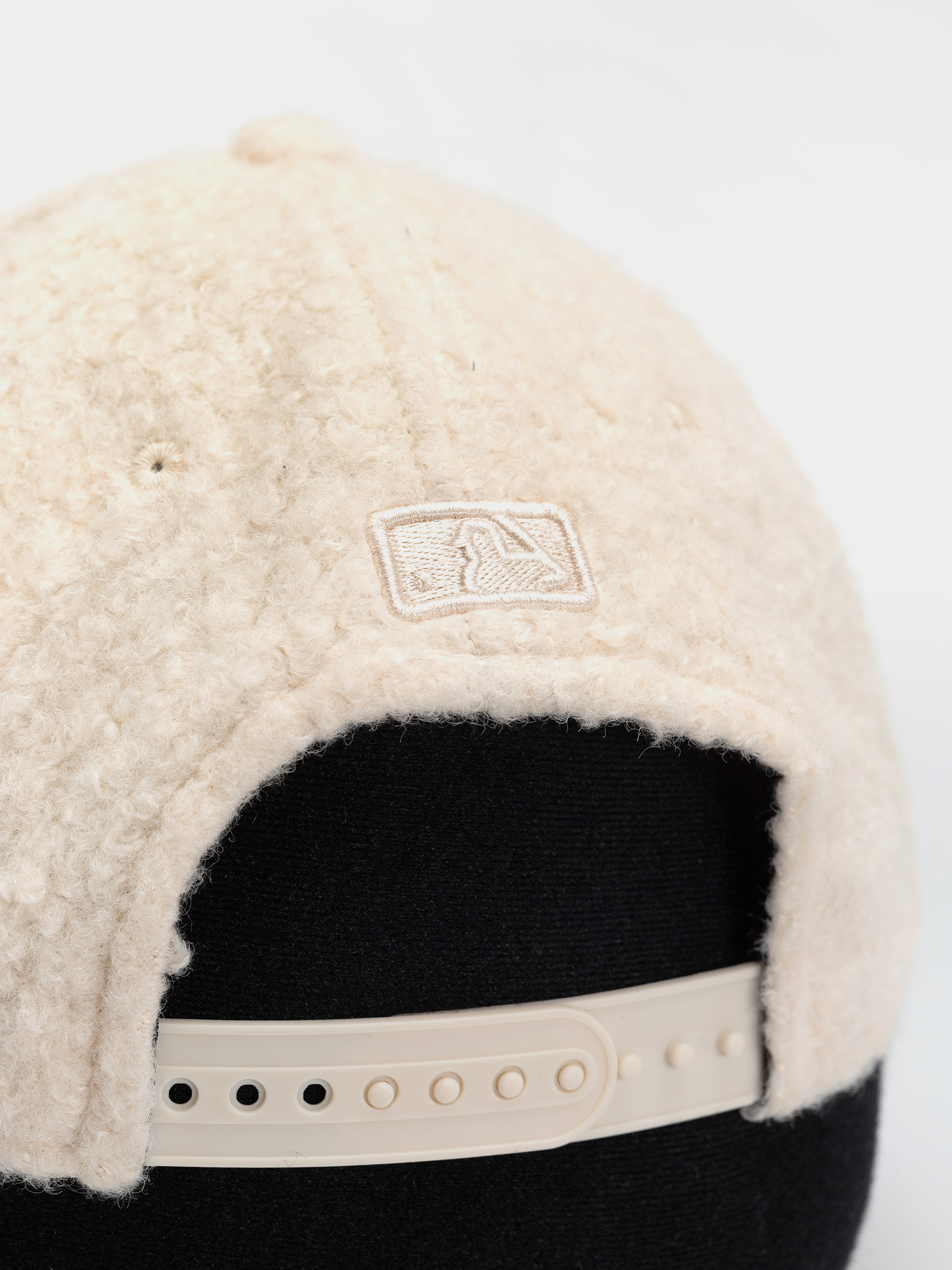 Czapka z daszkiem New Era Winter Borg 9Forty Mc Los Angeles Dodgers Wmn (light cream)