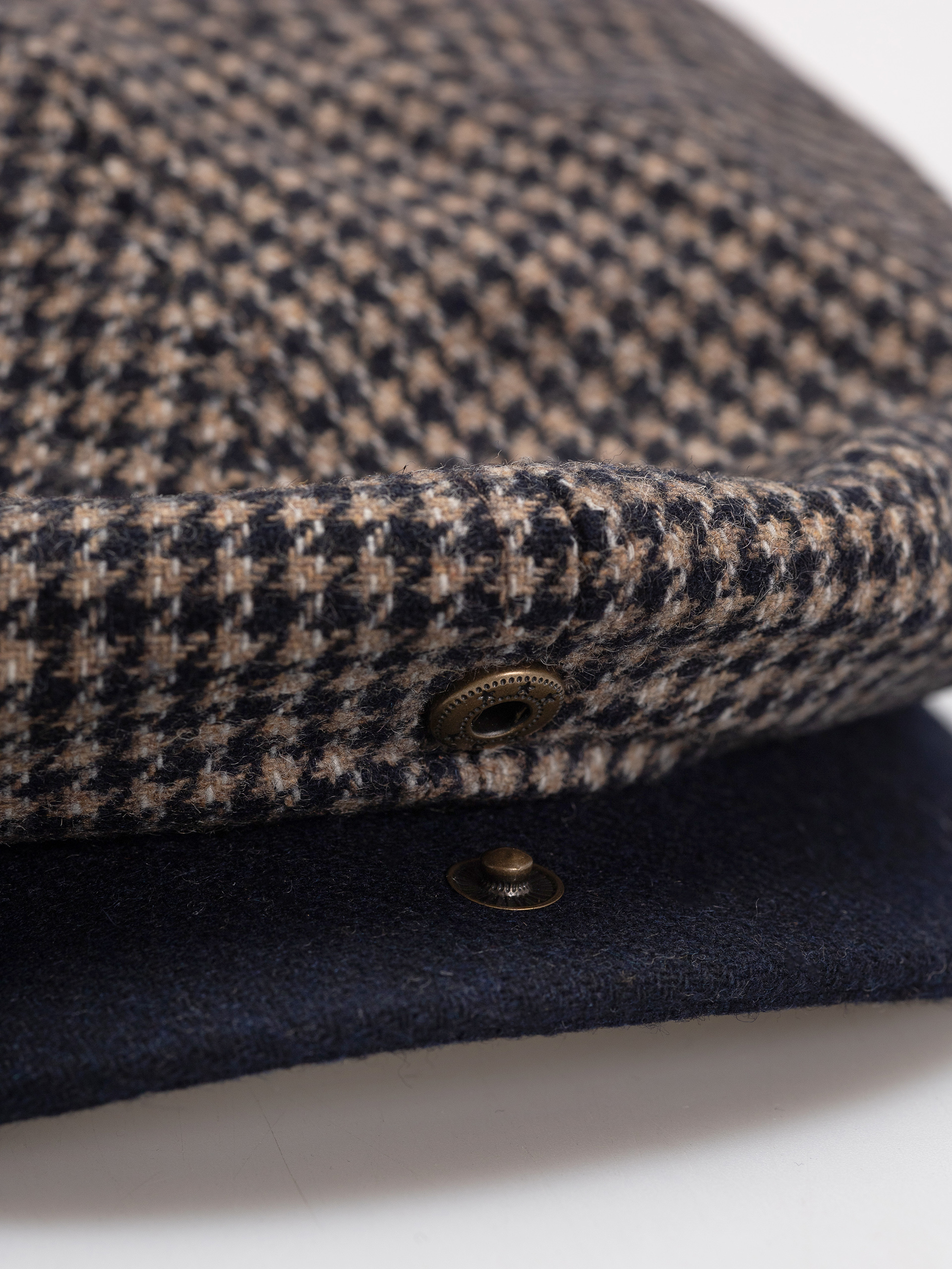 Kaszkiet Brixton Brood Snap Cap (navy/sand houndstooth)