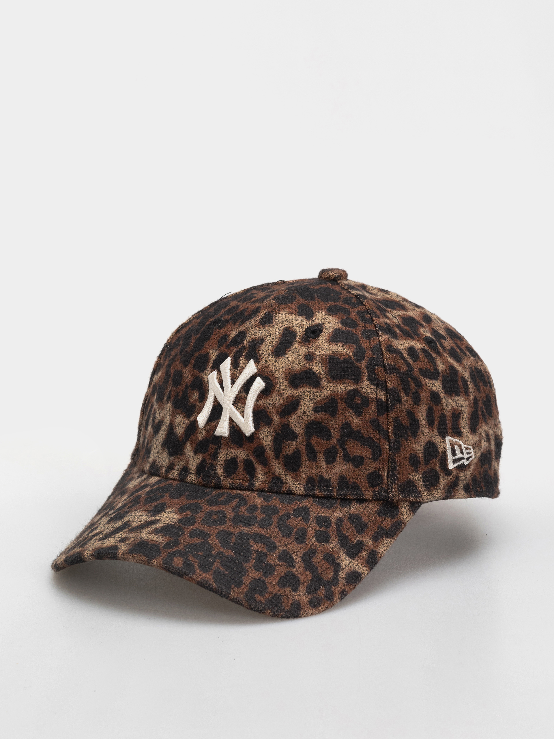 Czapka z daszkiem New Era Cosy Leopard 9Forty New York Yankees Wmn (dark leo)