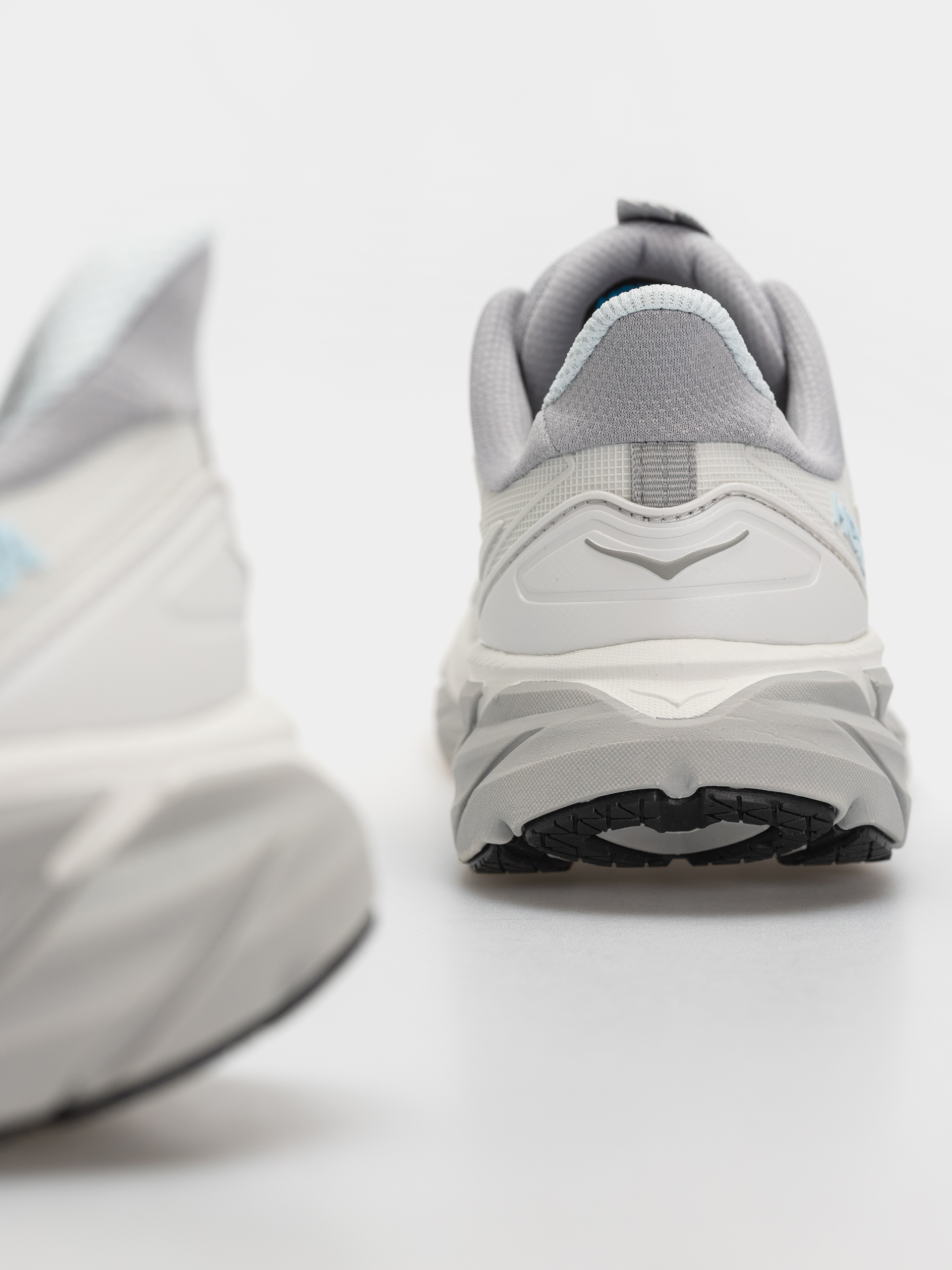Buty Hoka Clifton UTL Wmn (cosmic grey/stellar grey)