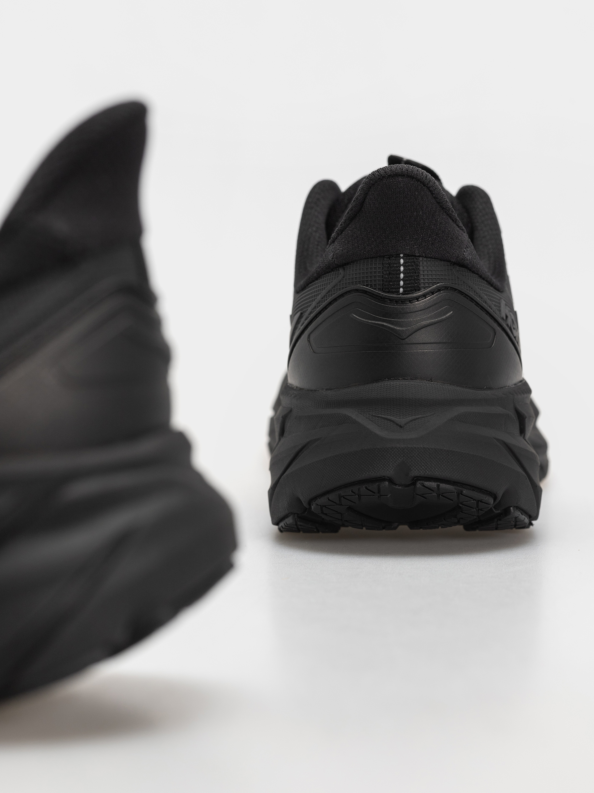 Buty Hoka Clifton UTL (black/black)