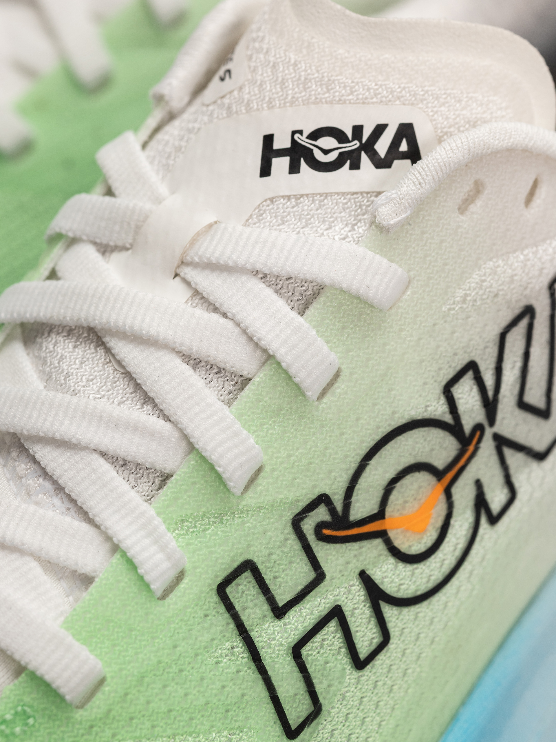 Buty Hoka Mafate 5 Wmn (frost/tart apple)
