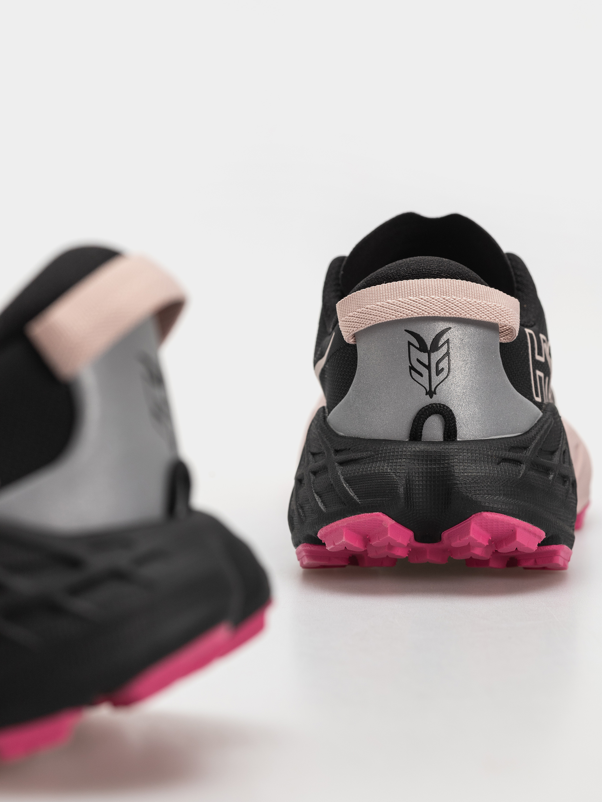 Buty Hoka Speedgoat 7 Wmn (black/pink opal)