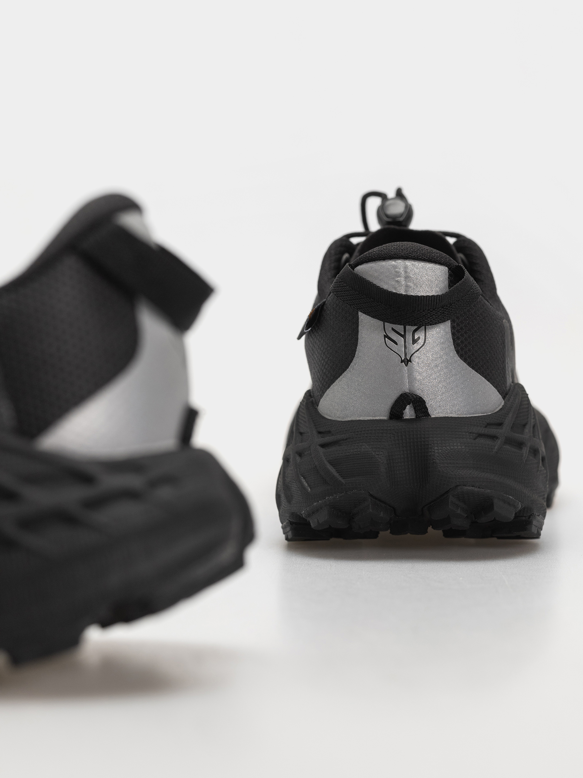 Buty Hoka Speedgoat 7 GTX (black/carbon black)