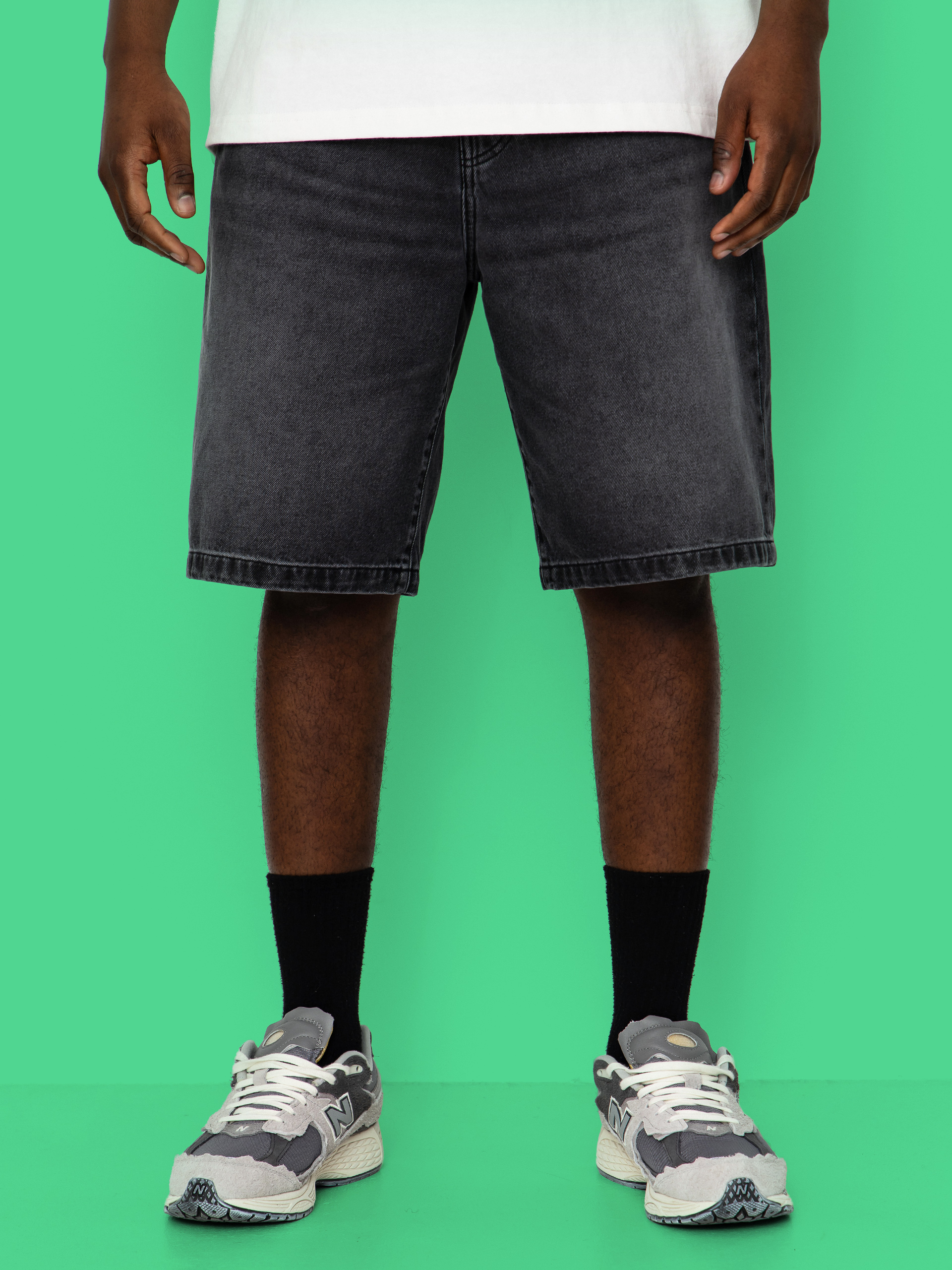 Szorty Carhartt WIP Landon (black worn bleached)
