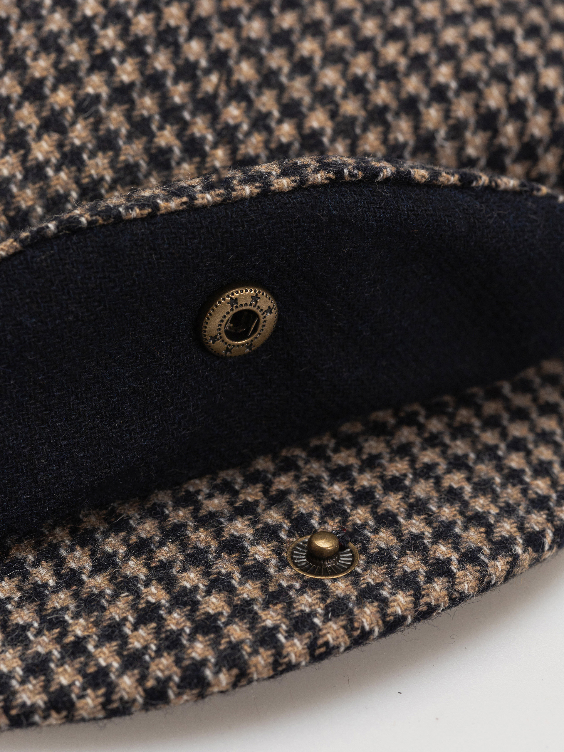 Kaszkiet Brixton Hooligan Snap Cap (navy/sand houndstooth)