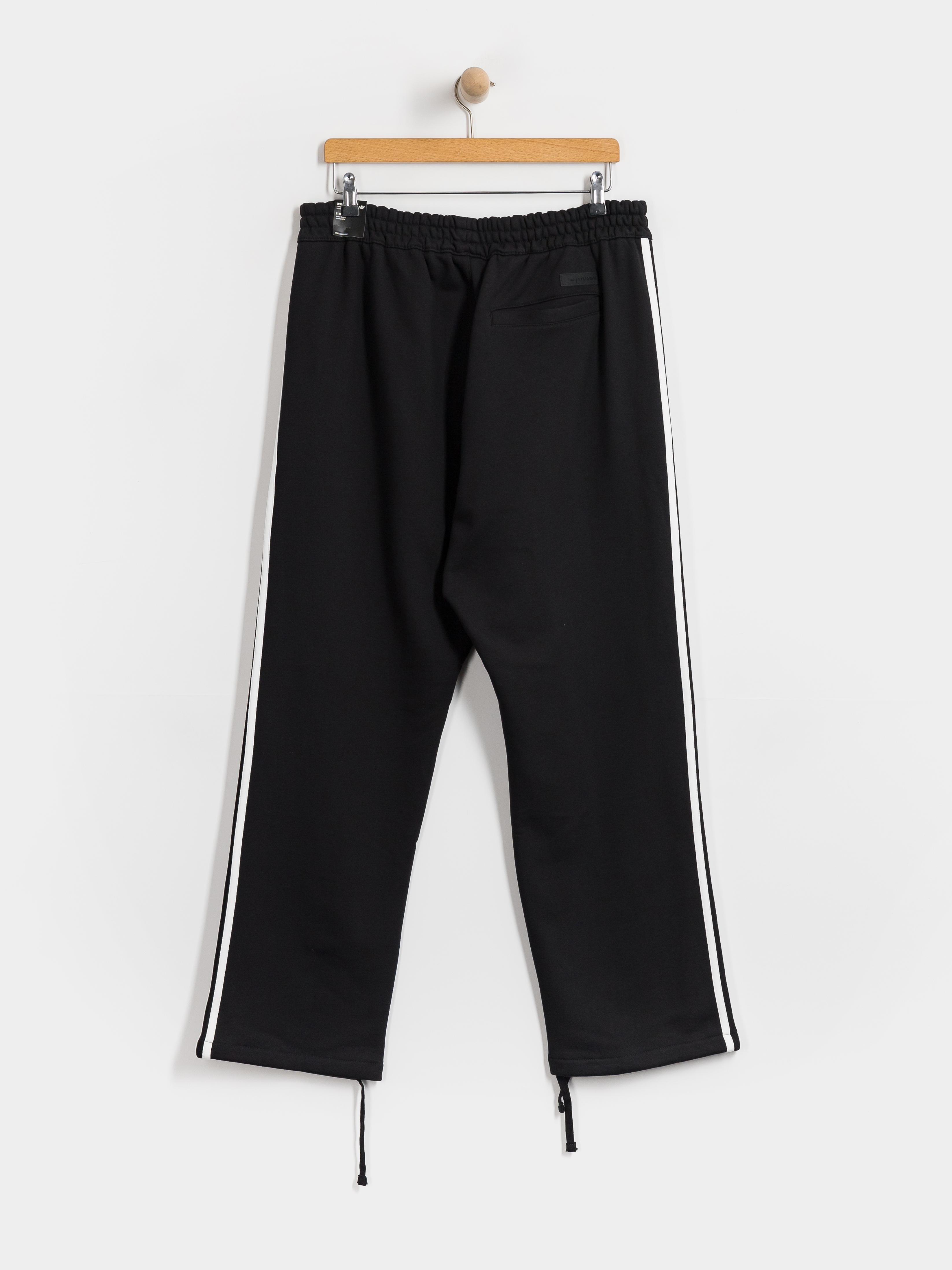 Spodnie adidas Tyshawn Track (black/white)