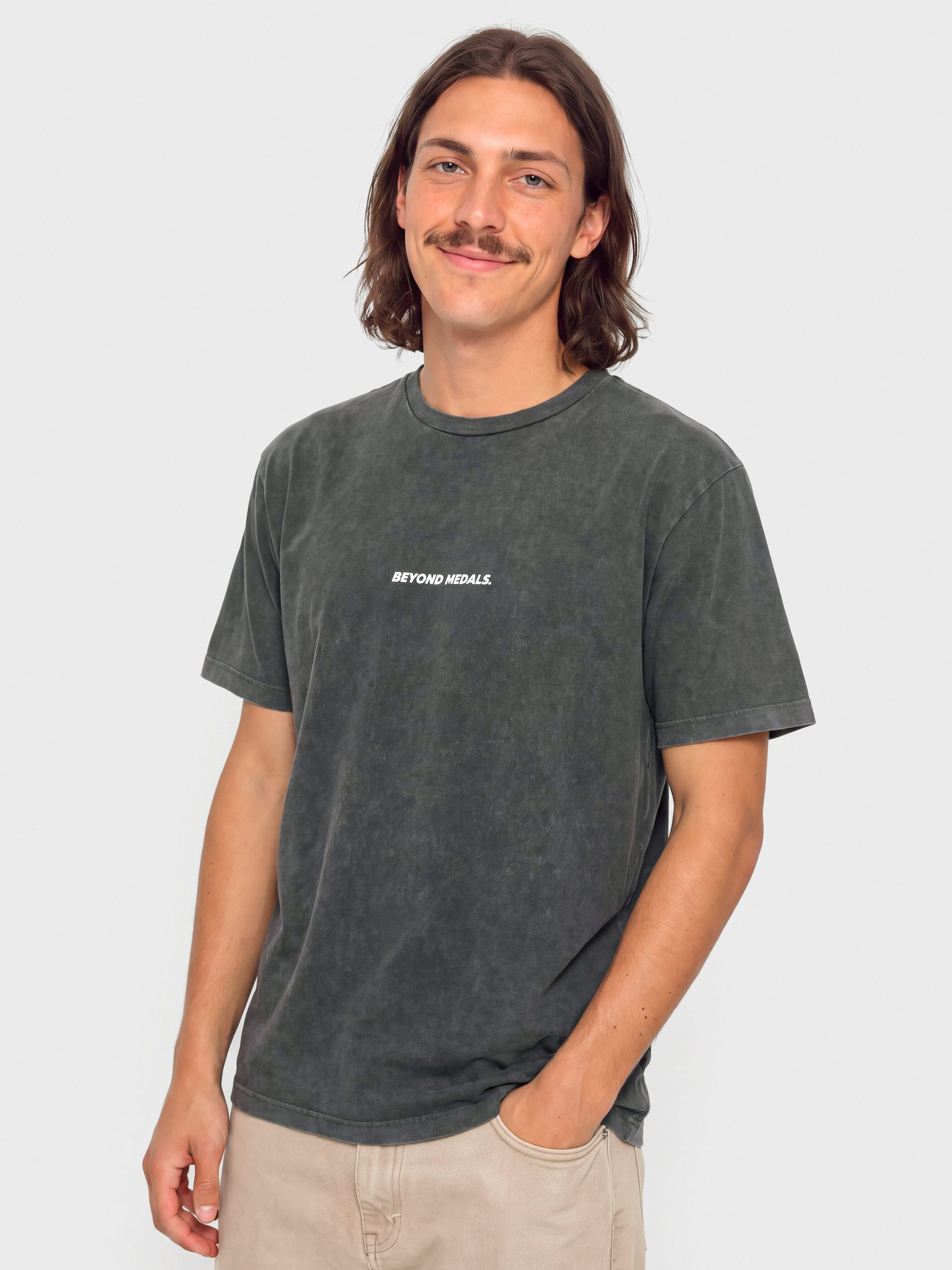 T-shirt Beyond Medals Distressed Logo (black)