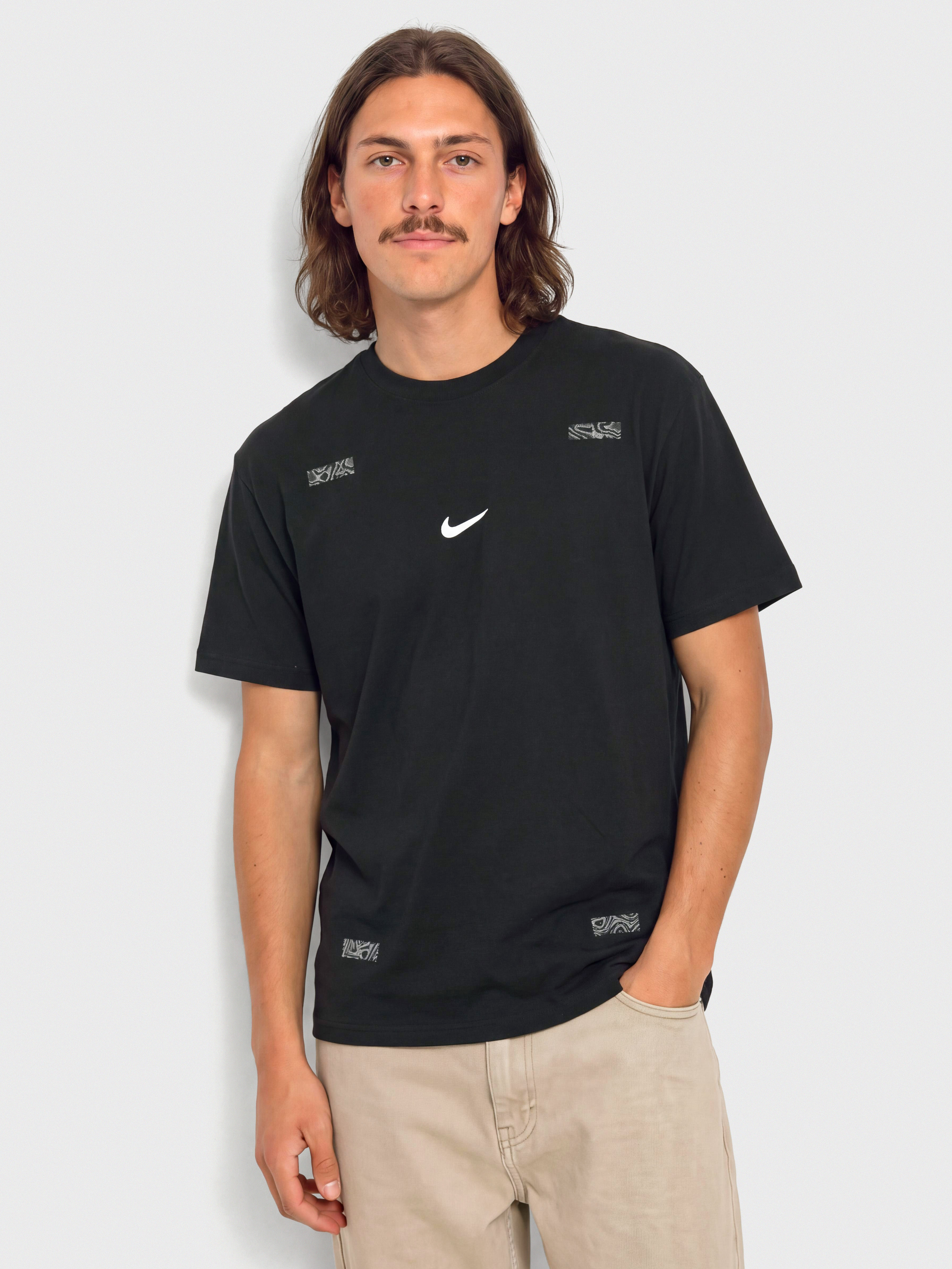 T-shirt Nike SB Front Swoosh (black)