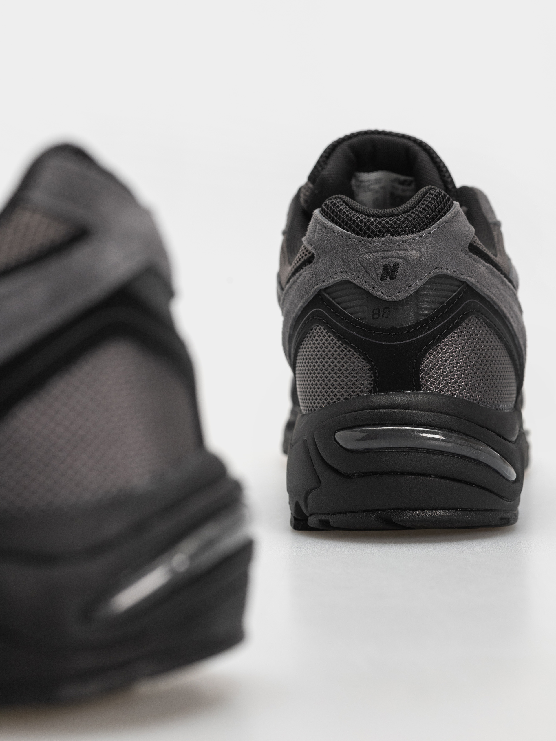 Buty New Balance 880R (magnet/black)
