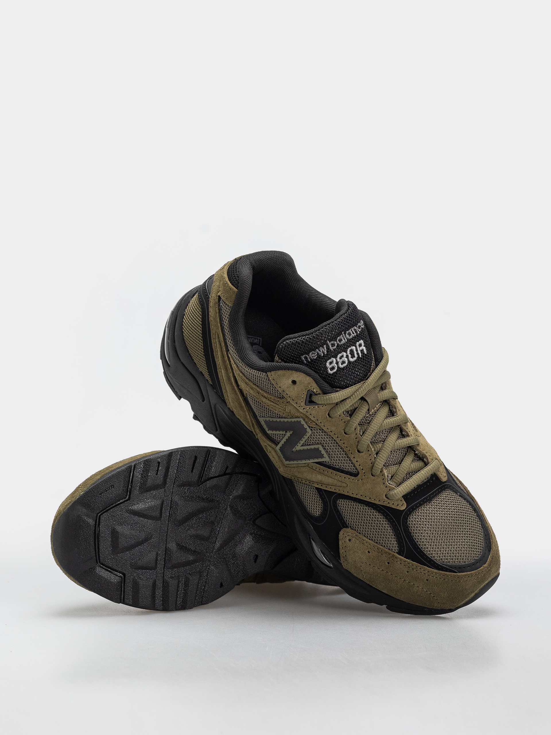 Buty New Balance 880R (wakame/black)