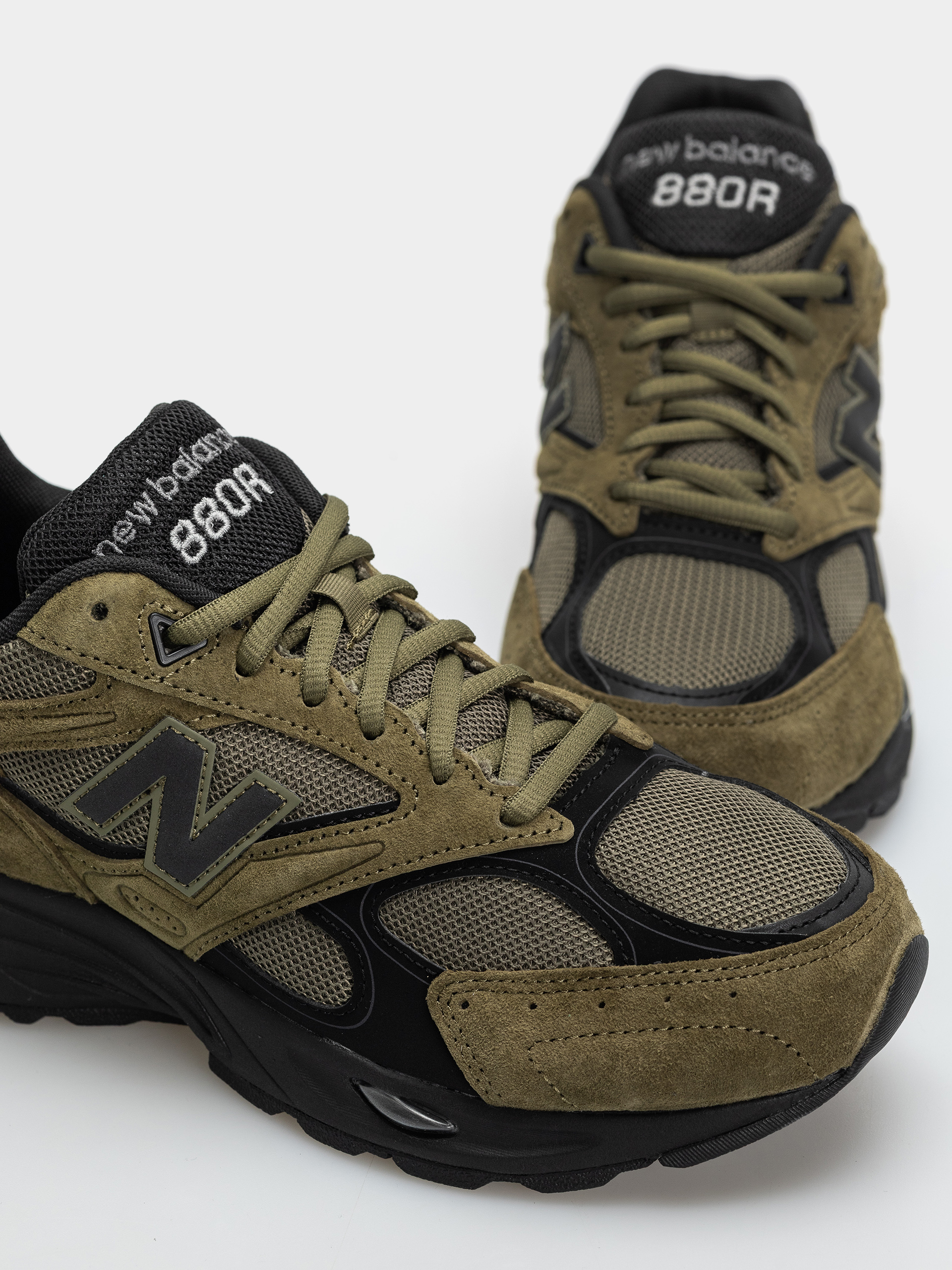 Buty New Balance 880R (wakame/black)